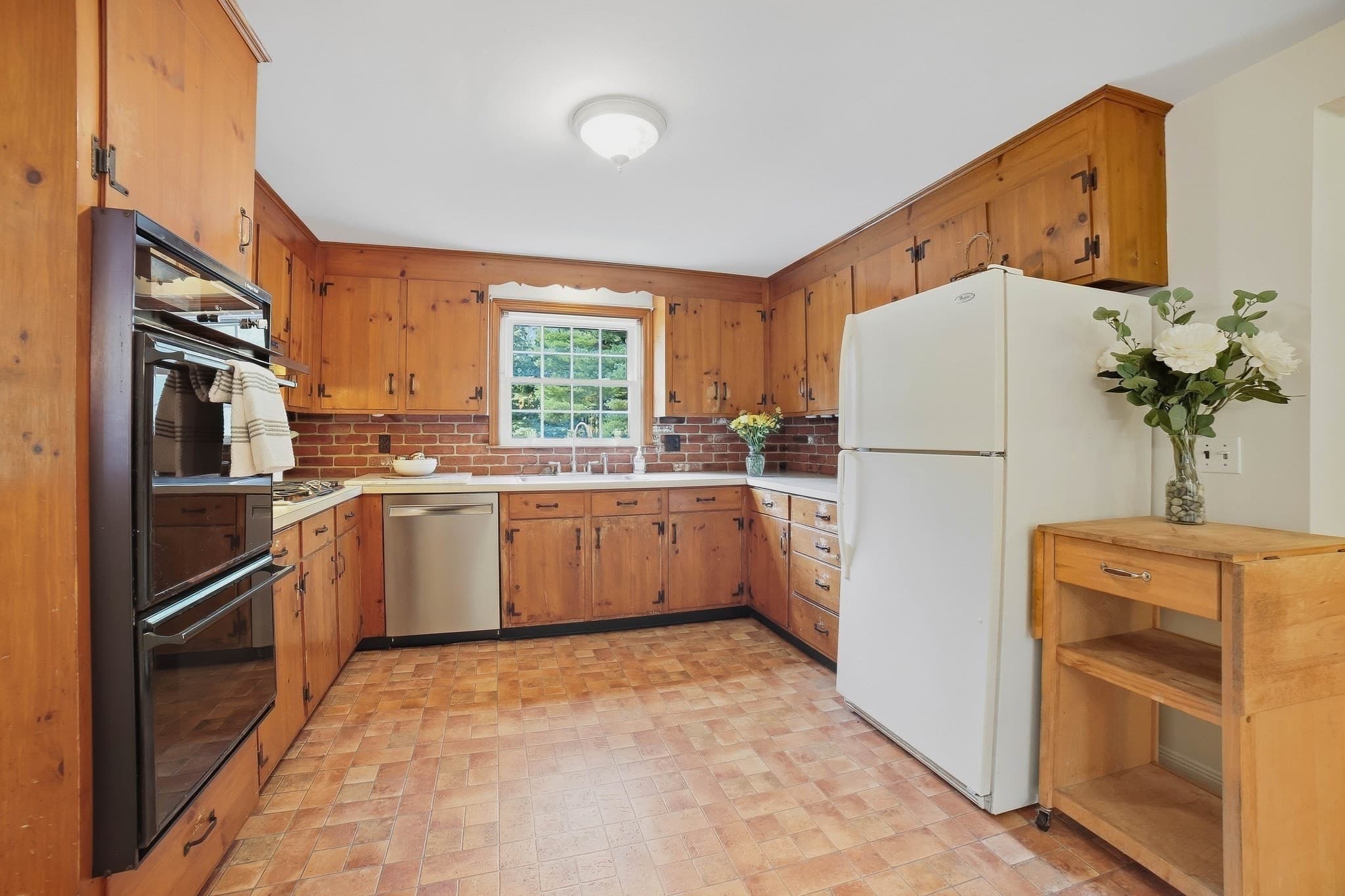 Single Family Residence at 407 Stow Rd, Boxborough MA 01719, Boxborough, photo 10 of 42