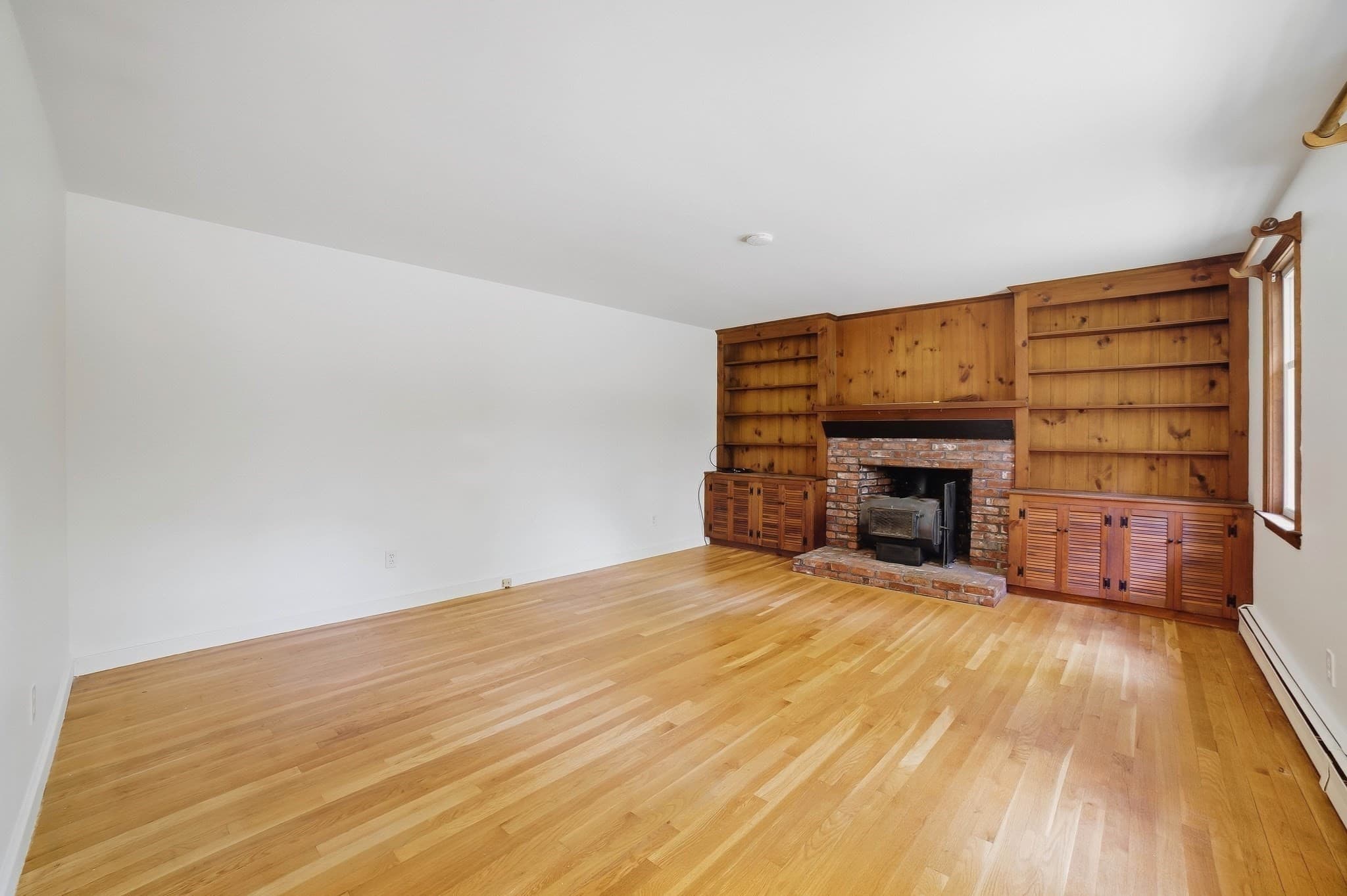 Single Family Residence at 407 Stow Rd, Boxborough MA 01719, Boxborough, photo 8 of 42