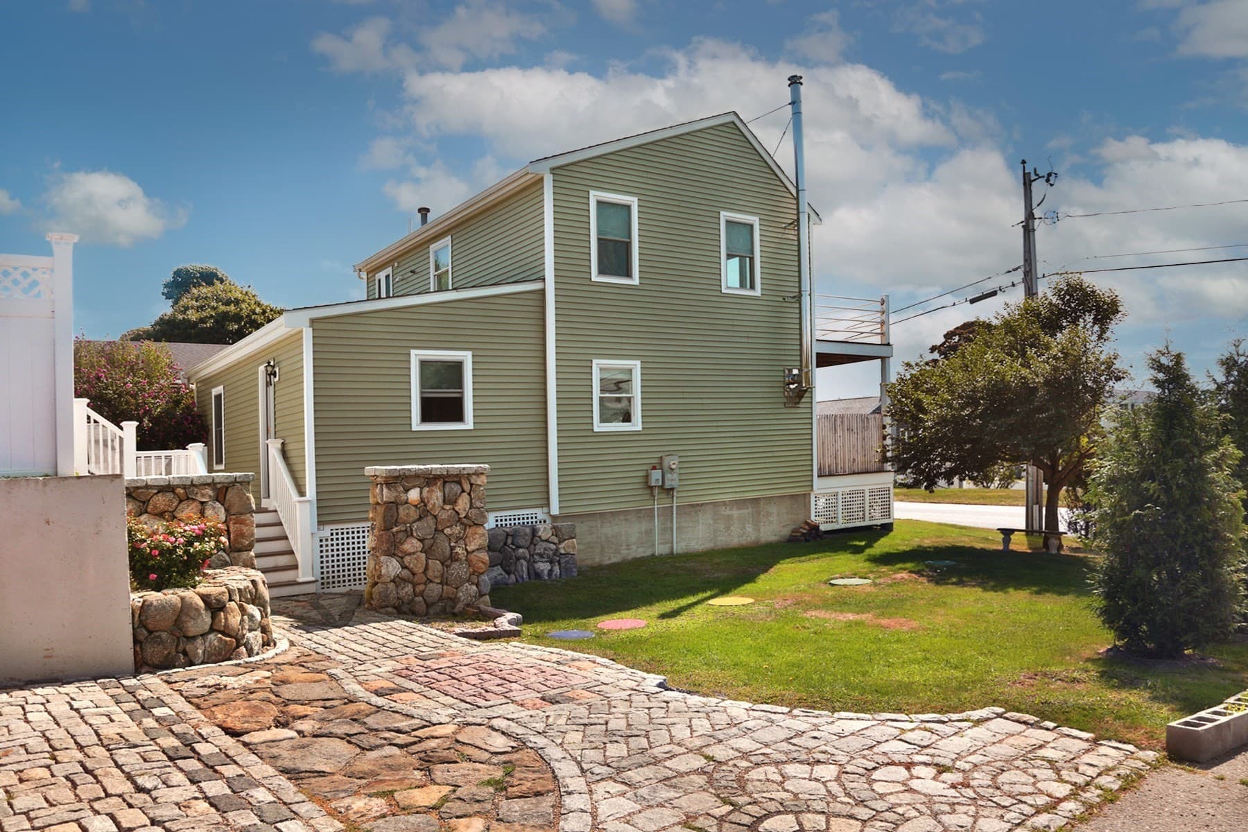 Single Family Residence at 15 Clark Rd, Ipswich MA 01938, Ipswich, photo 4 of 29