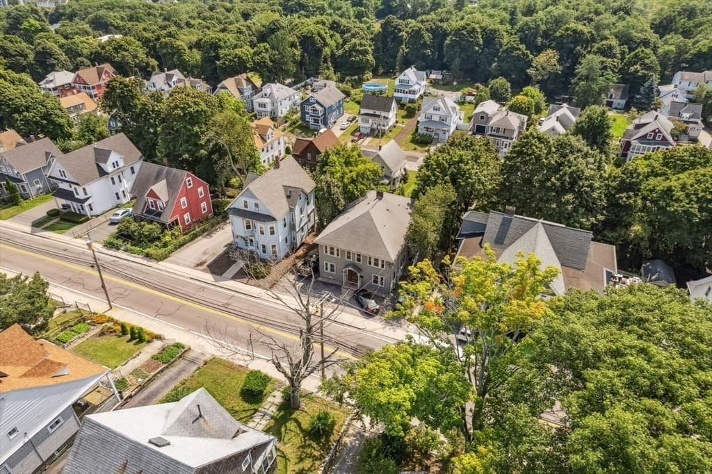 4 Family at 183 Whitwell St, Quincy MA 02169, Quincy, photo 17 of 19