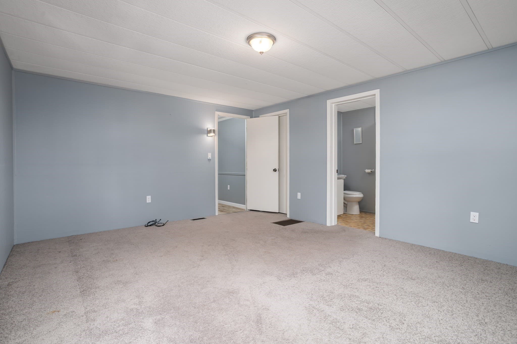 Mobile Home at 5 Hickory, Dover NH 03820, Dover, photo 21 of 42