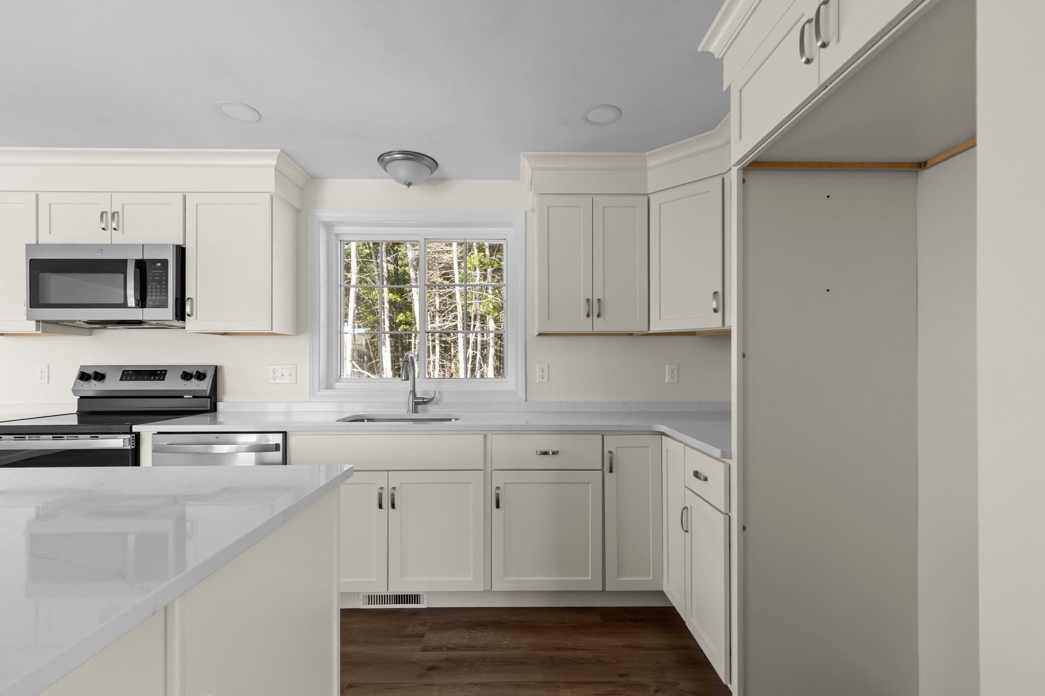 Single Family Residence at 29 Bumblebee Dr, Plymouth MA 02360, Plymouth, photo 13 of 32