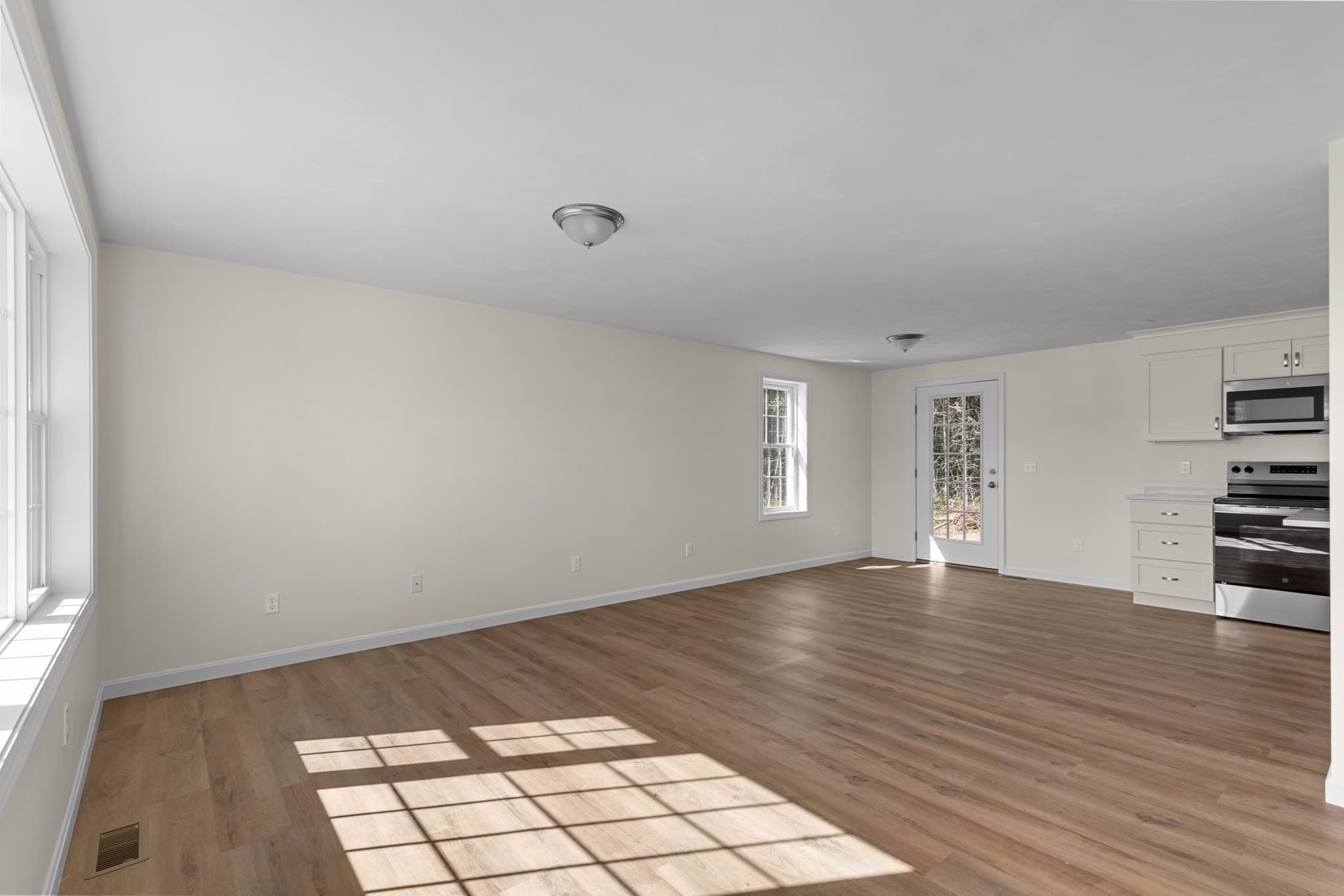 Single Family Residence at 29 Bumblebee Dr, Plymouth MA 02360, Plymouth, photo 7 of 32