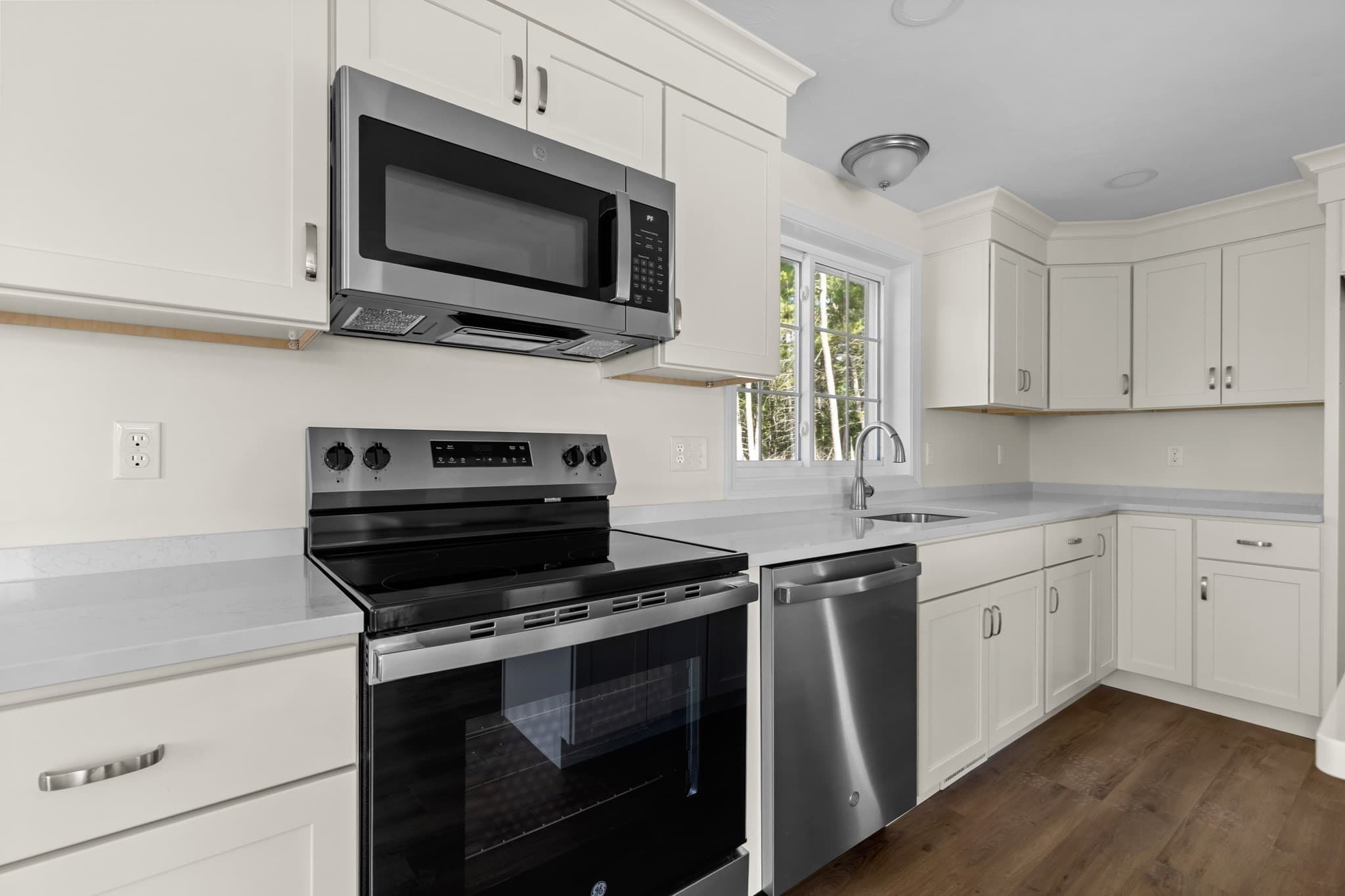 Single Family Residence at 29 Bumblebee Dr, Plymouth MA 02360, Plymouth, photo 10 of 32