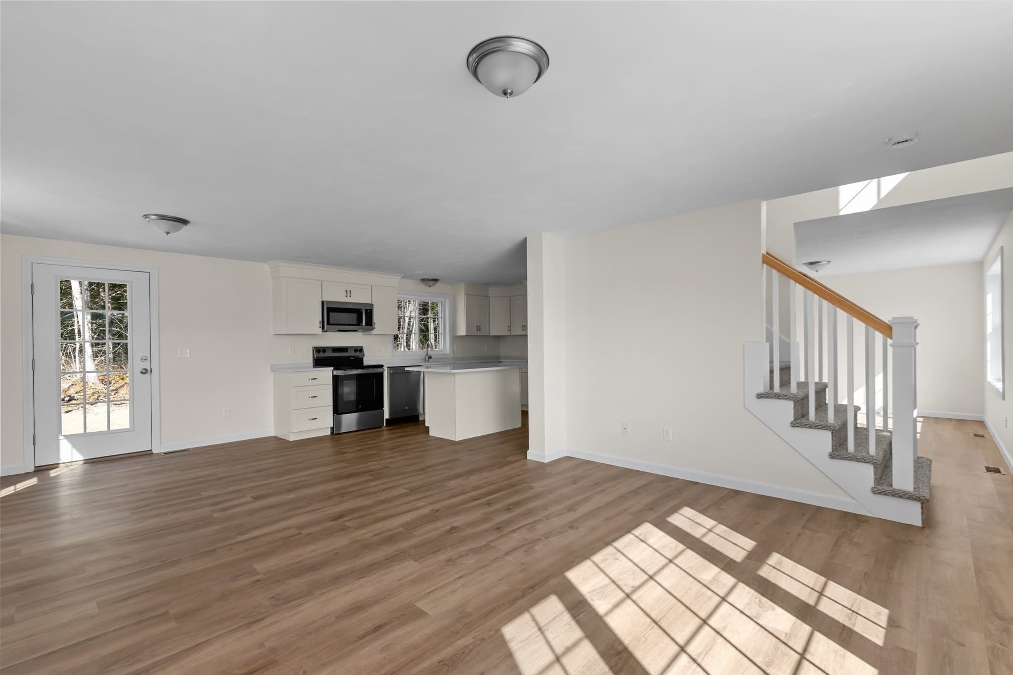 Single Family Residence at 29 Bumblebee Dr, Plymouth MA 02360, Plymouth, photo 4 of 32