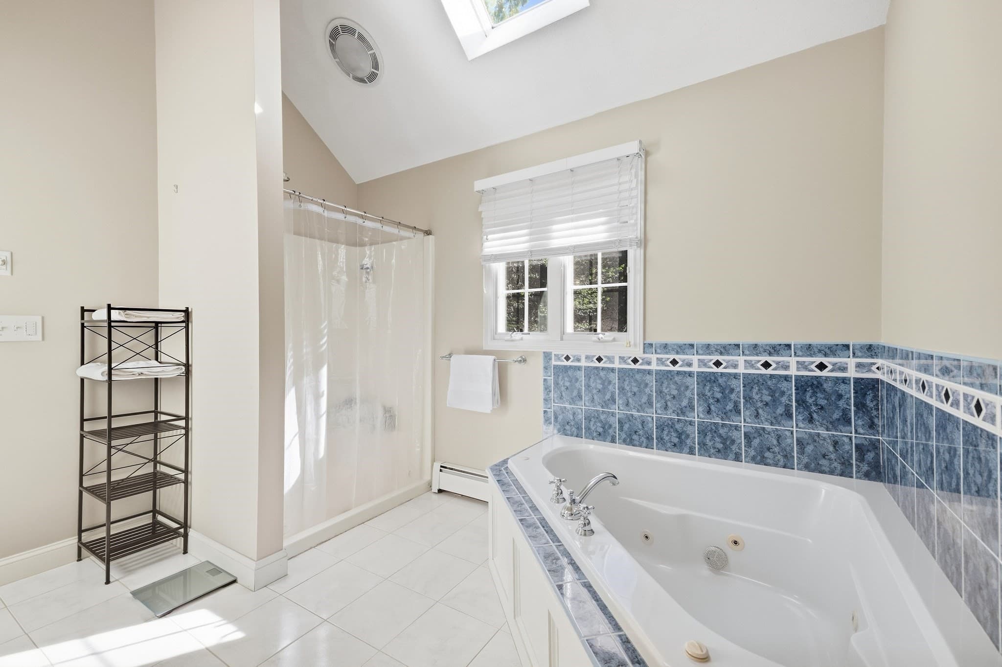 Single Family Residence at 135 Candlestick Rd, North Andover MA 01845, North Andover, photo 27 of 38