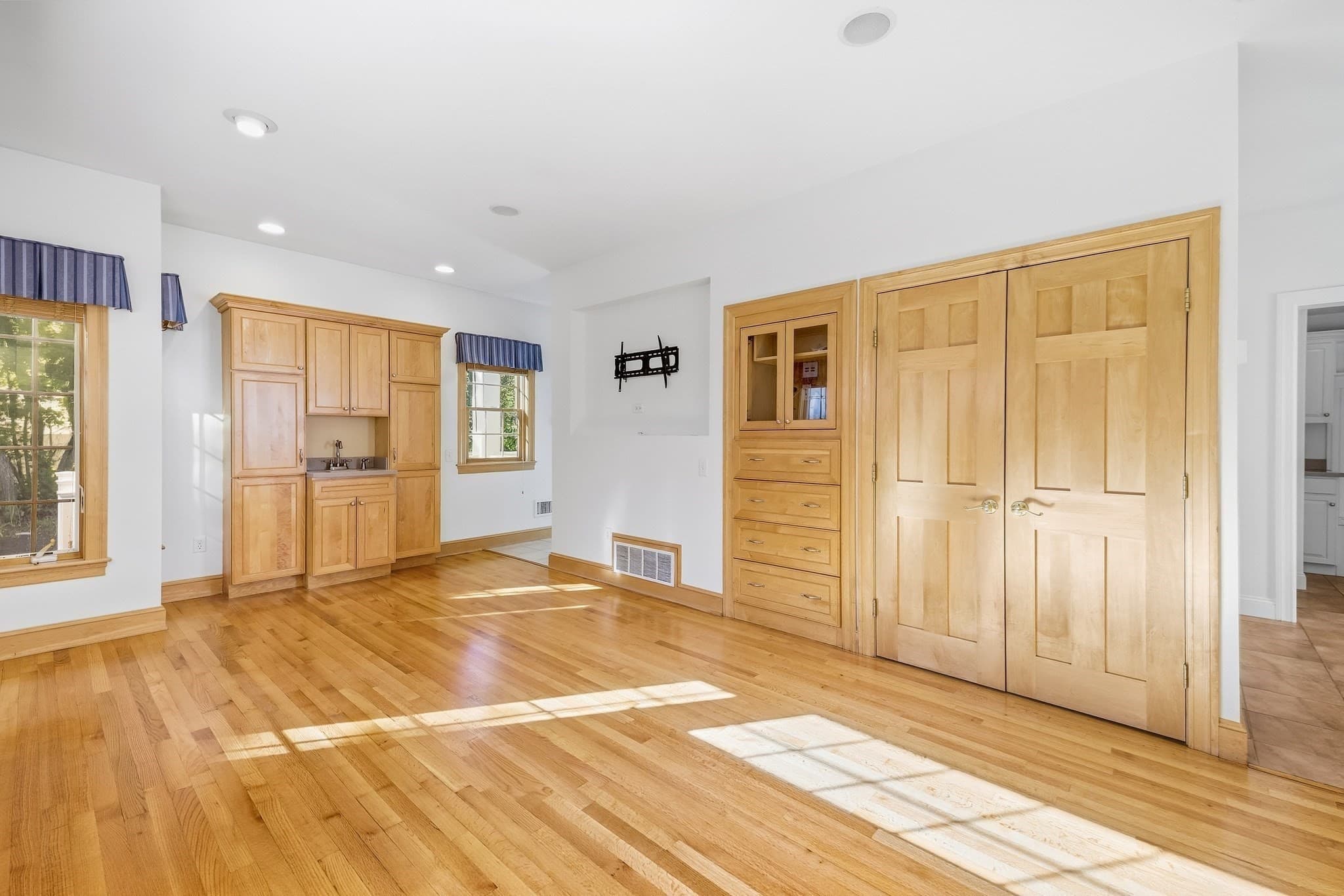 Single Family Residence at 135 Candlestick Rd, North Andover MA 01845, North Andover, photo 22 of 38
