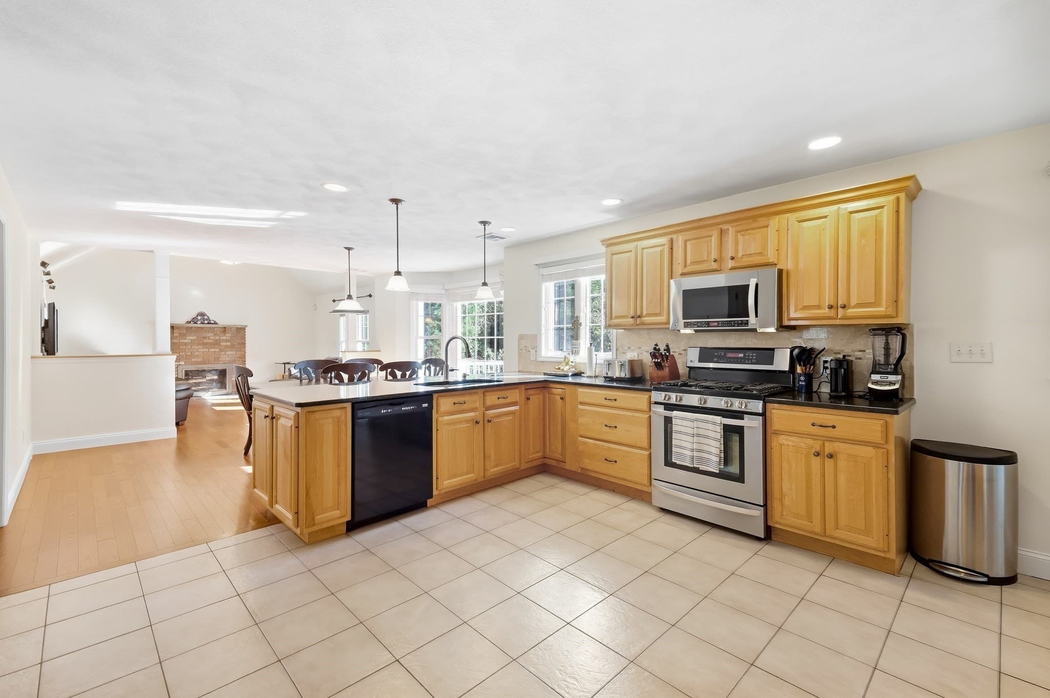 Single Family Residence at 135 Candlestick Rd, North Andover MA 01845, North Andover, photo 10 of 38