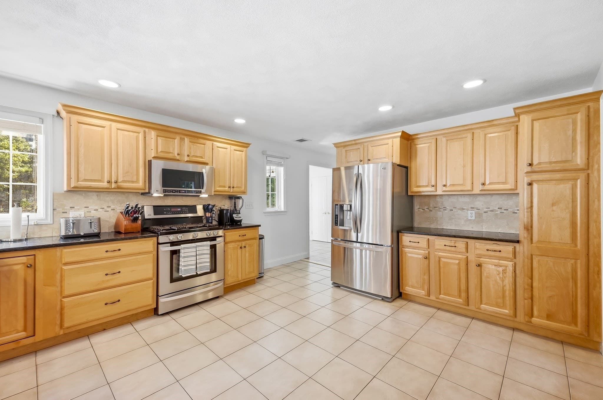 Single Family Residence at 135 Candlestick Rd, North Andover MA 01845, North Andover, photo 11 of 38