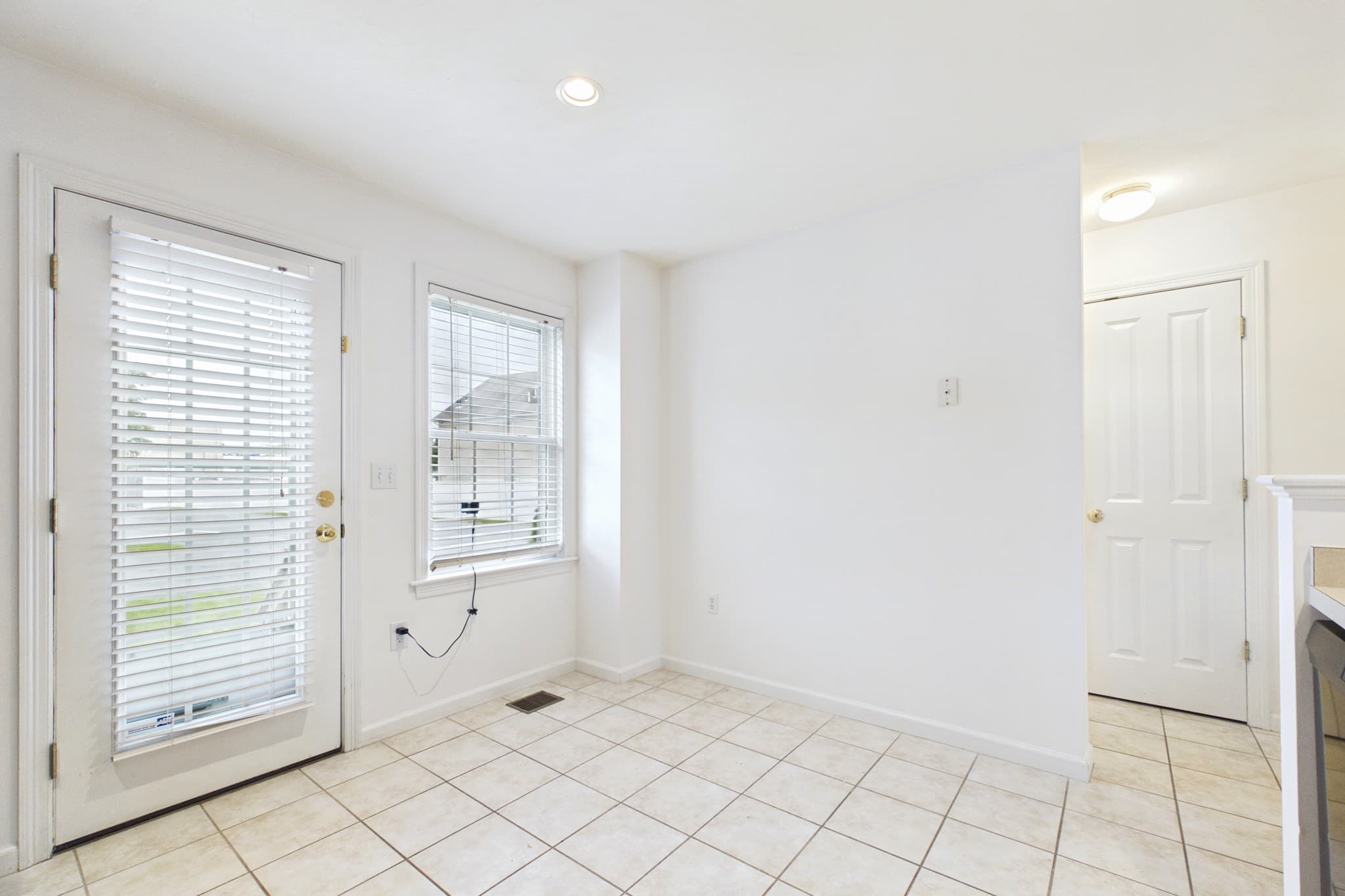 Condominium at 115 Boxberry Ln # 115, Rockland MA 02370, Rockland, photo 18 of 39