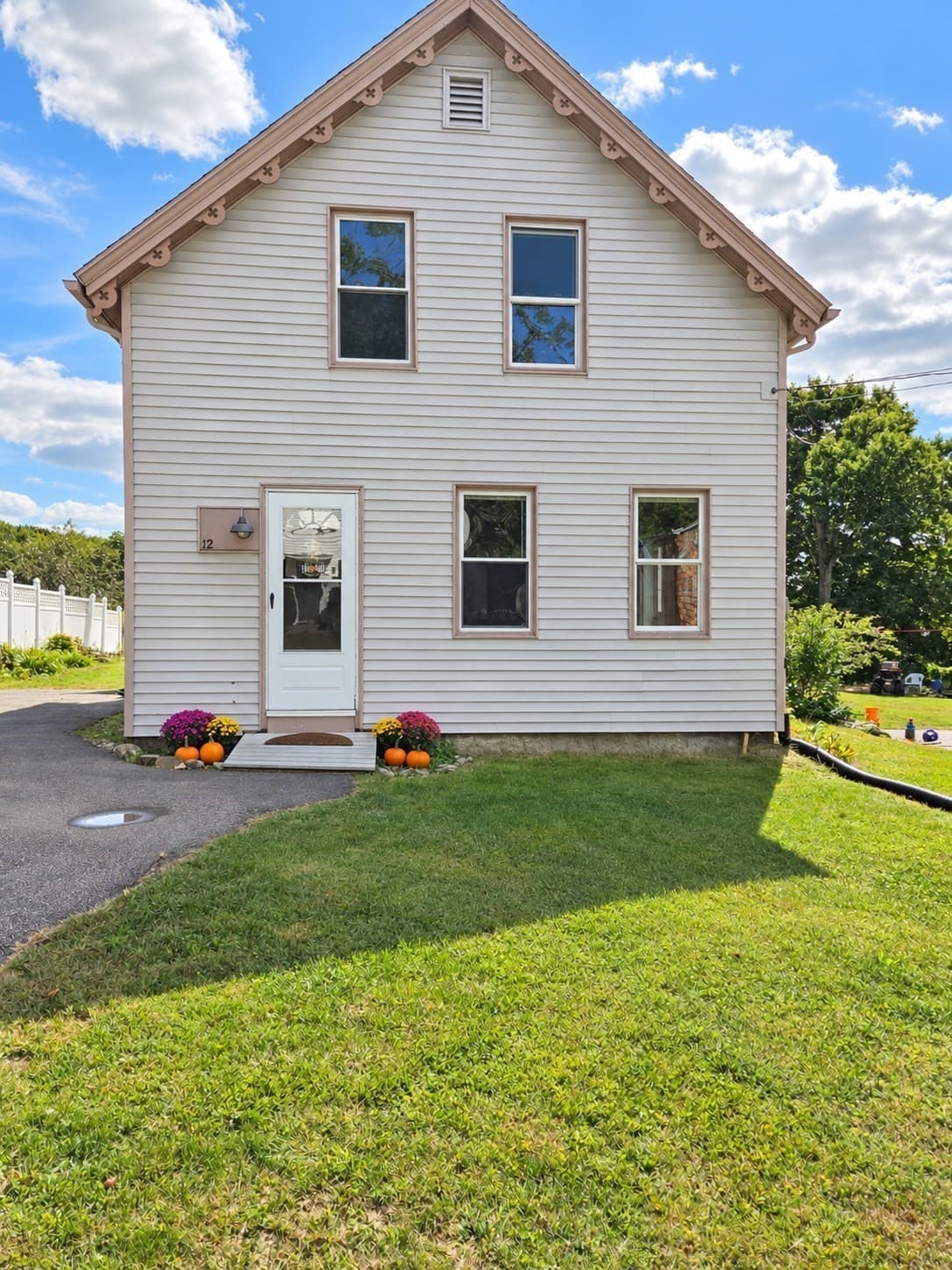 Single Family Residence at 12 Brightside St, Millbury MA 01527, Millbury, photo 2 of 33