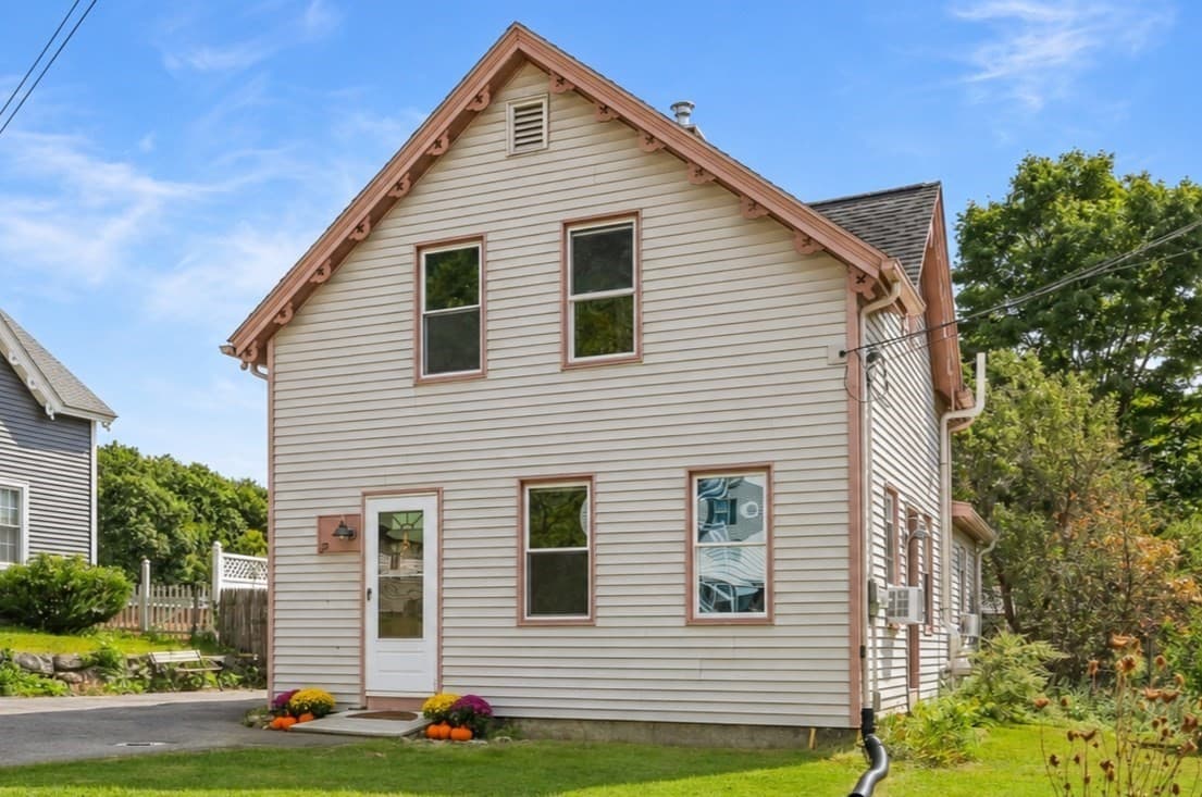 12 Brightside St, Millbury MA 01527