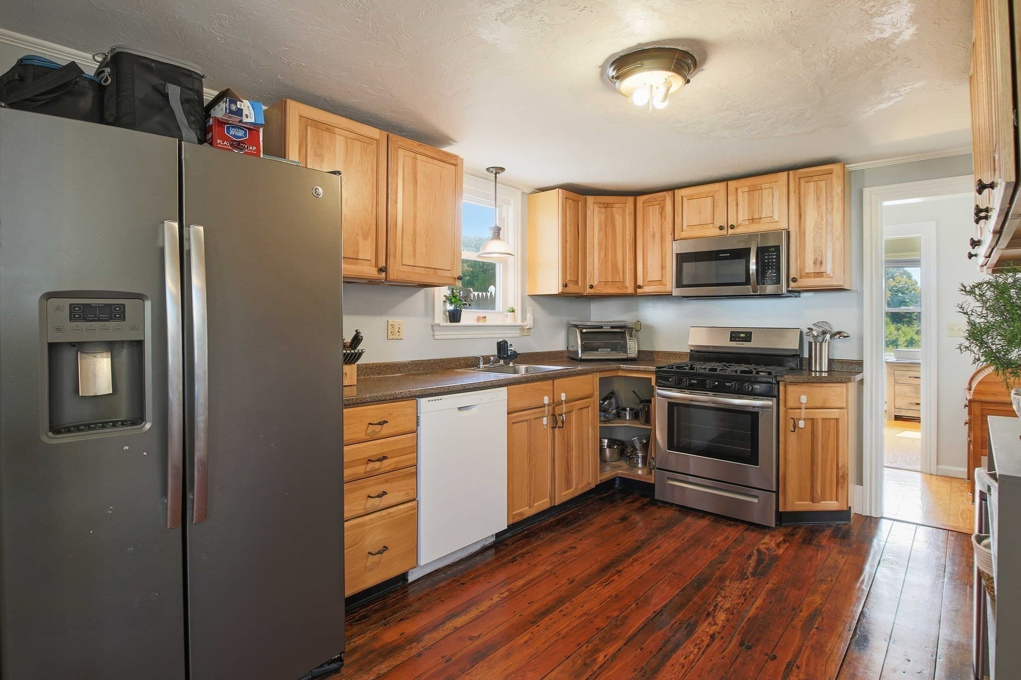 Single Family Residence at 12 Brightside St, Millbury MA 01527, Millbury, photo 8 of 33