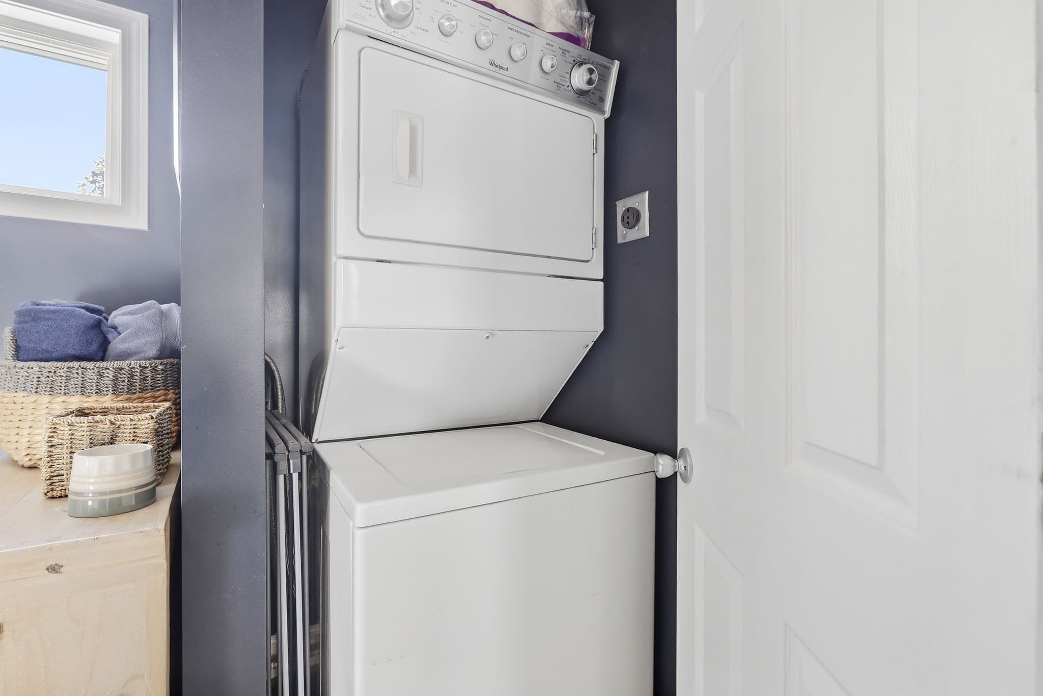 Single Family Residence at 201 W Manchester St, Lowell MA 01852, Lowell, photo 7 of 22