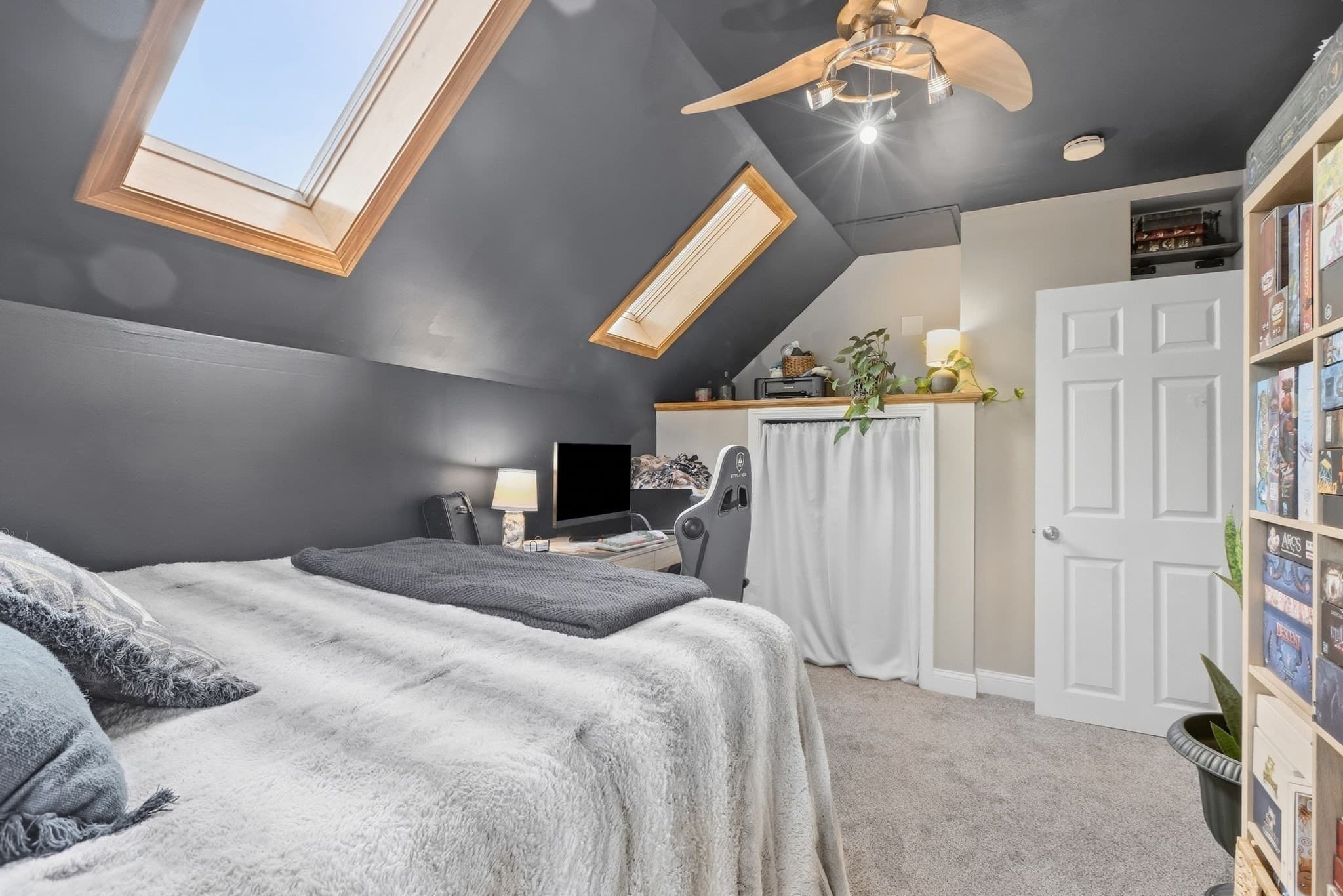 Single Family Residence at 201 W Manchester St, Lowell MA 01852, Lowell, photo 9 of 22