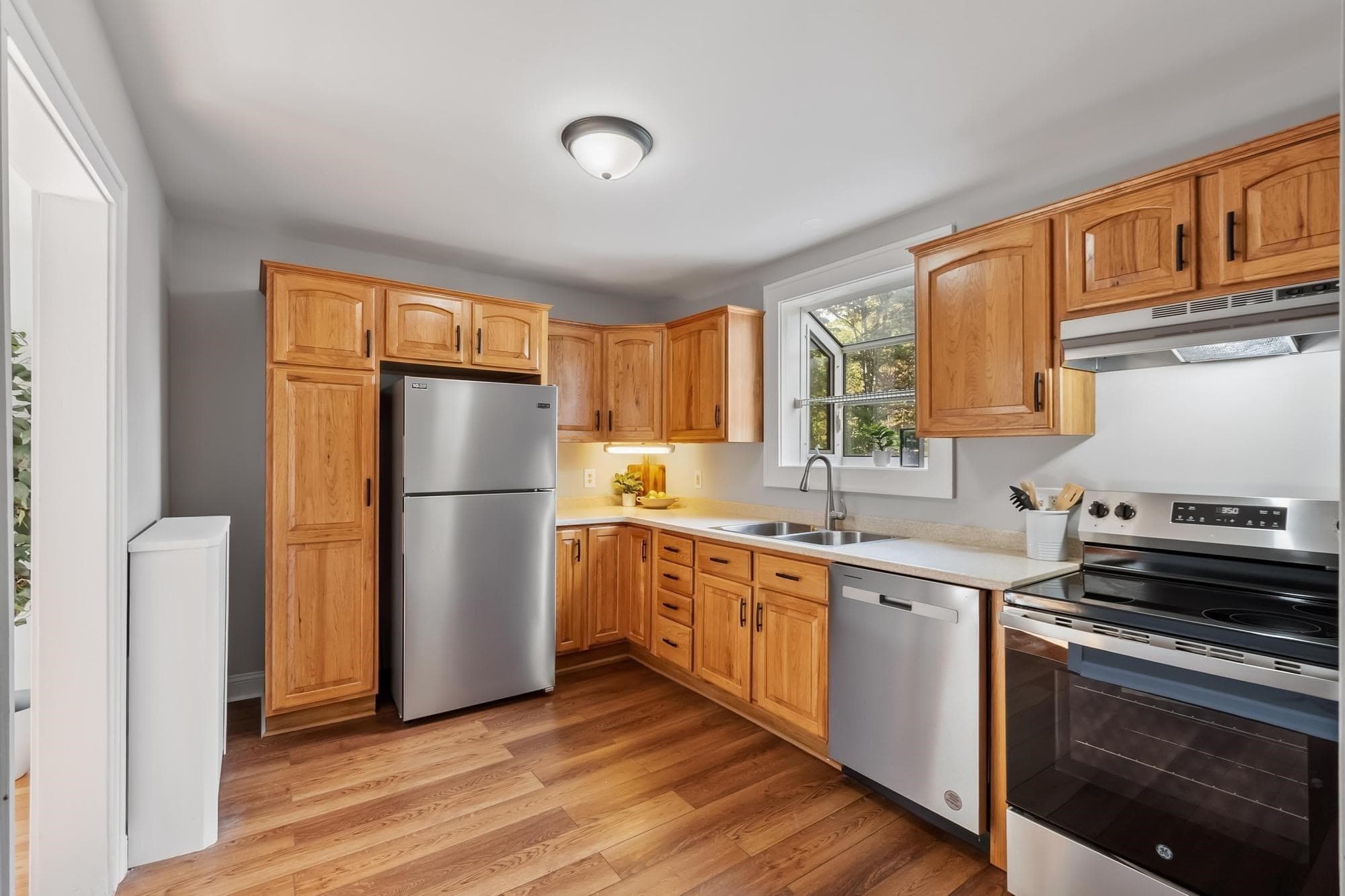 Single Family Residence at 567 Milk St, Fitchburg MA 01420, Fitchburg, photo 12 of 42