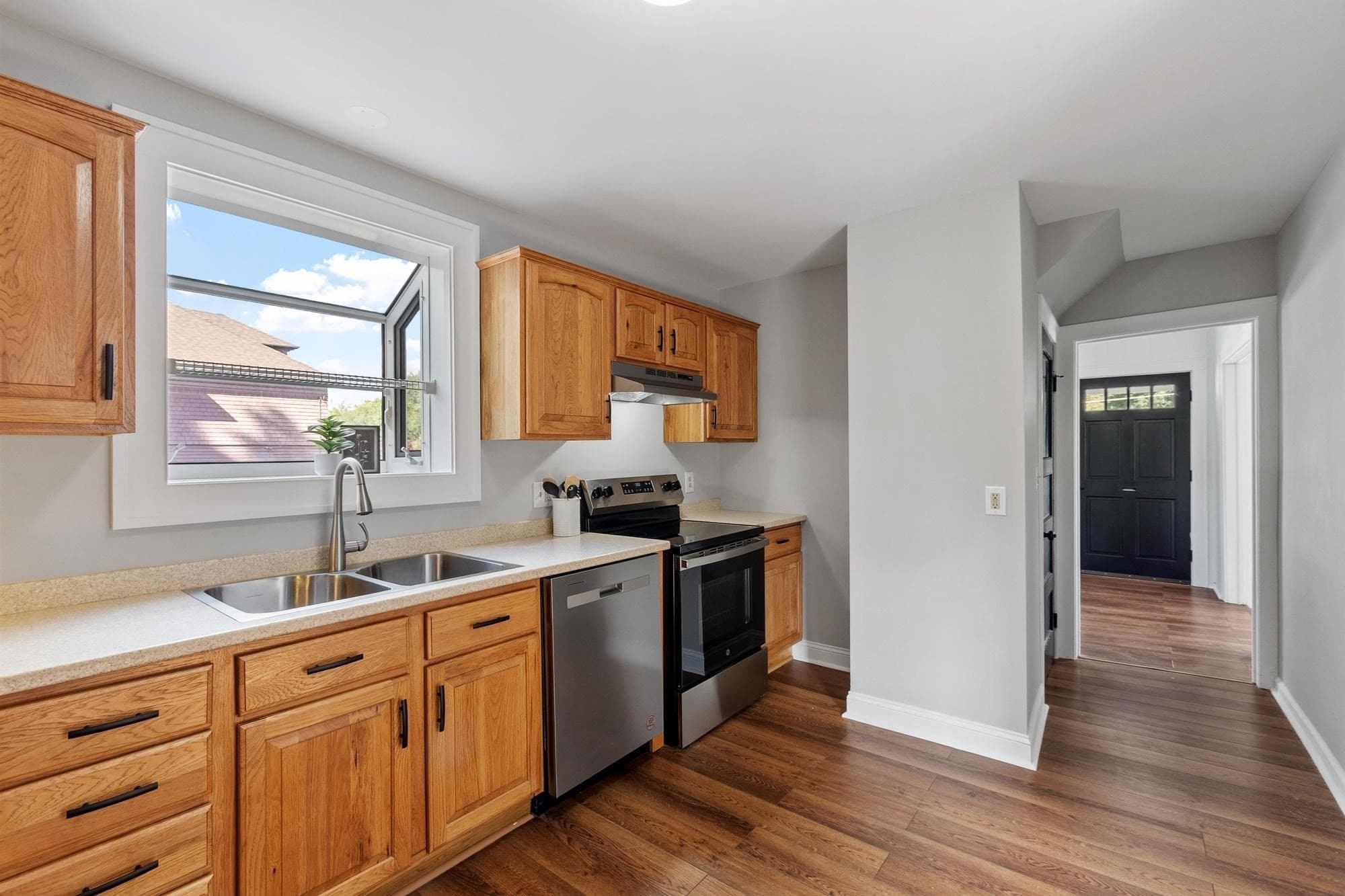 Single Family Residence at 567 Milk St, Fitchburg MA 01420, Fitchburg, photo 15 of 42