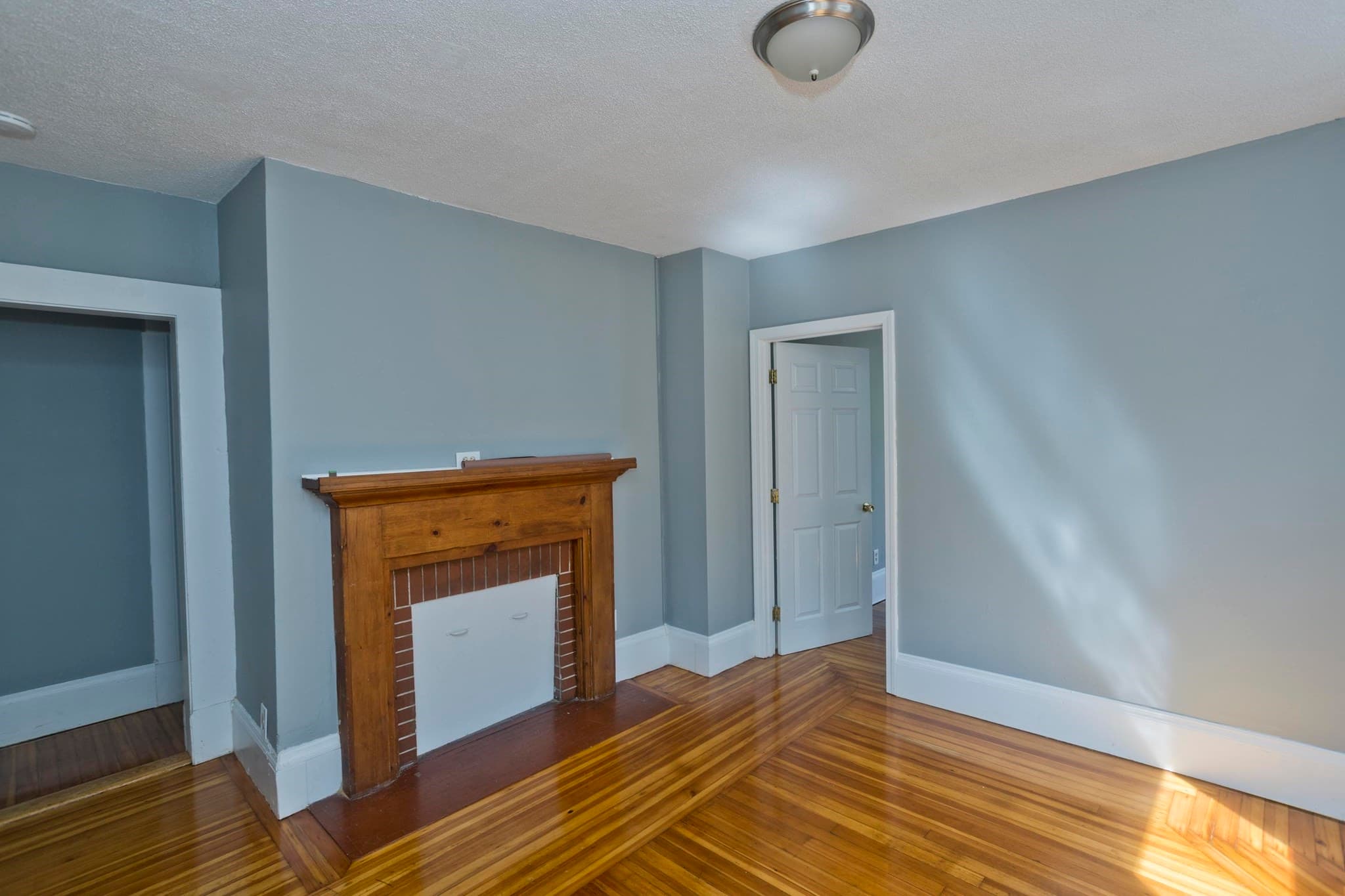 3 Family at 122 Fort Pleasant Ave, Springfield MA 01108, Springfield, photo 6 of 34