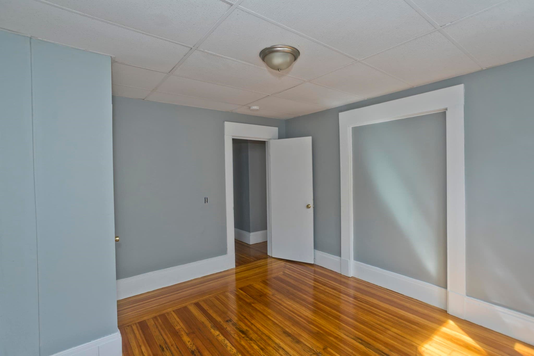 3 Family at 122 Fort Pleasant Ave, Springfield MA 01108, Springfield, photo 20 of 34