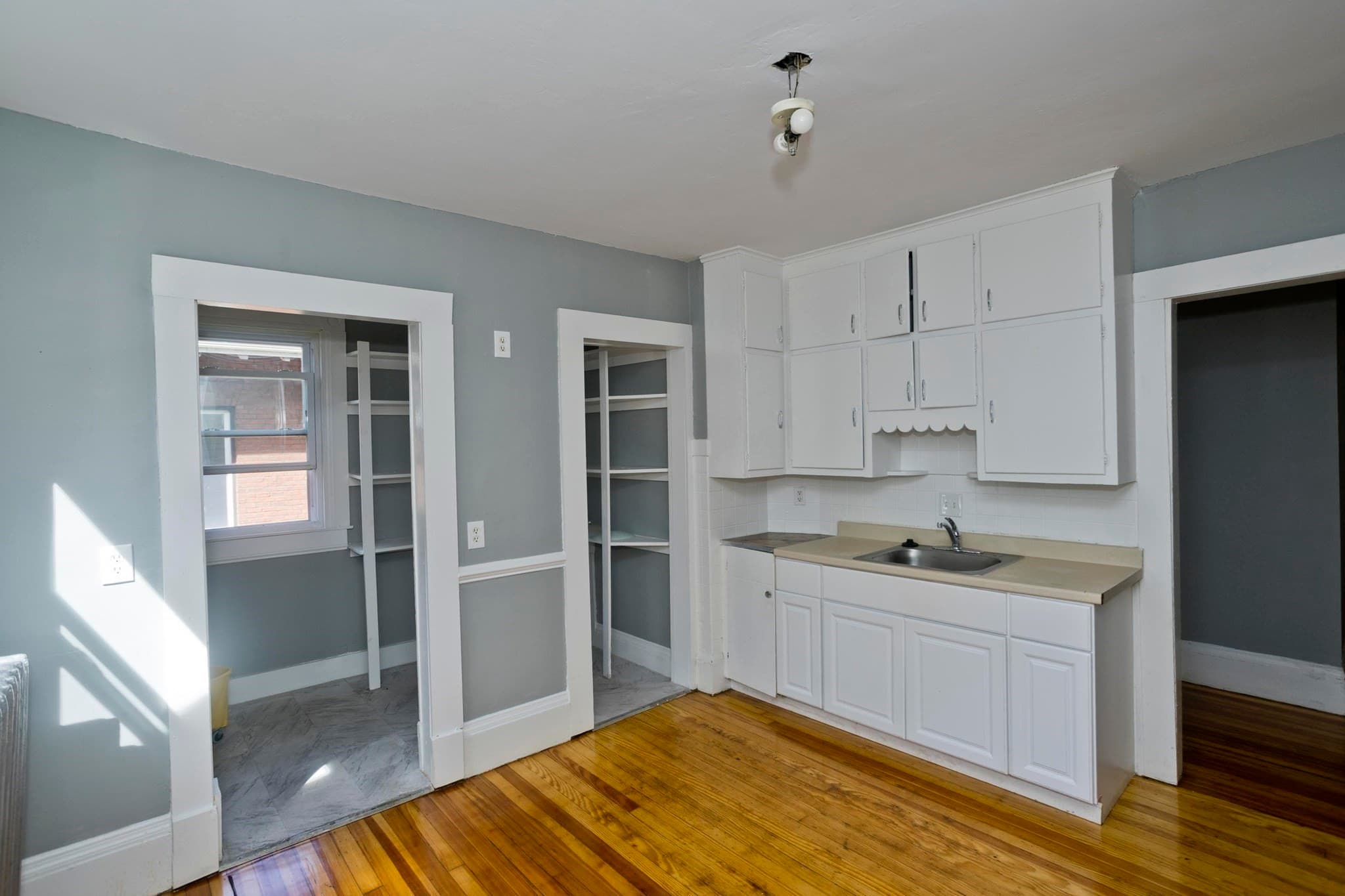 3 Family at 122 Fort Pleasant Ave, Springfield MA 01108, Springfield, photo 10 of 34