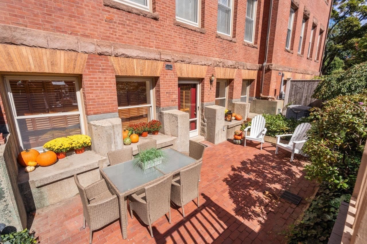 Condominium at 110 Washington Park # 2, Newton MA 02460, Newton, photo 2 of 17
