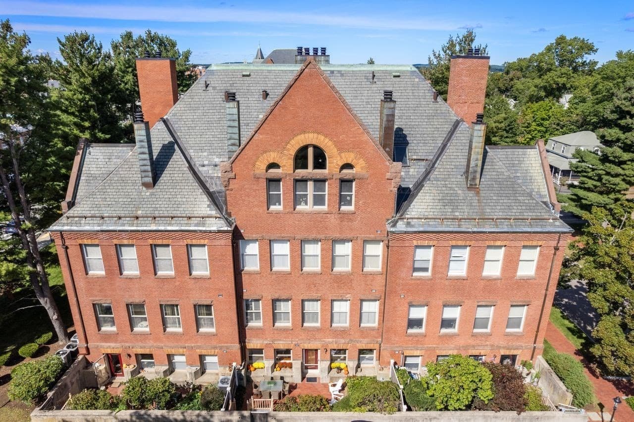 Condominium at 110 Washington Park # 2, Newton MA 02460, Newton, photo 13 of 17