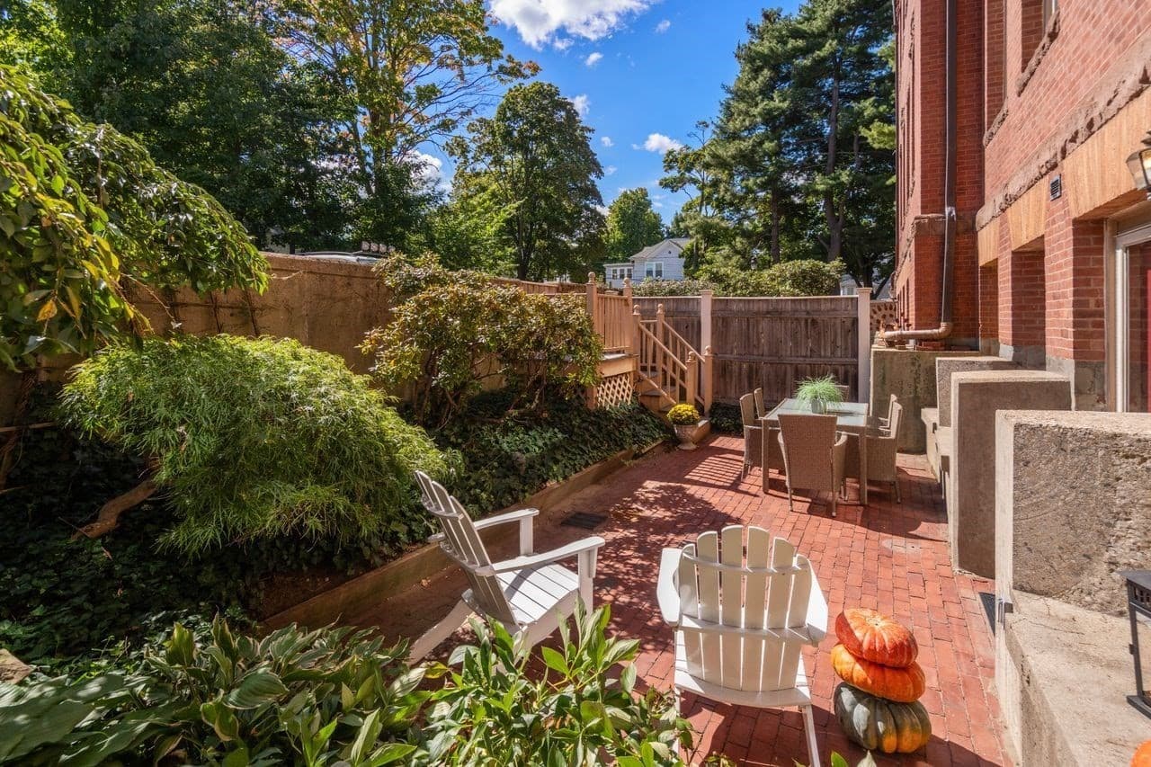 Condominium at 110 Washington Park # 2, Newton MA 02460, Newton, photo 15 of 17