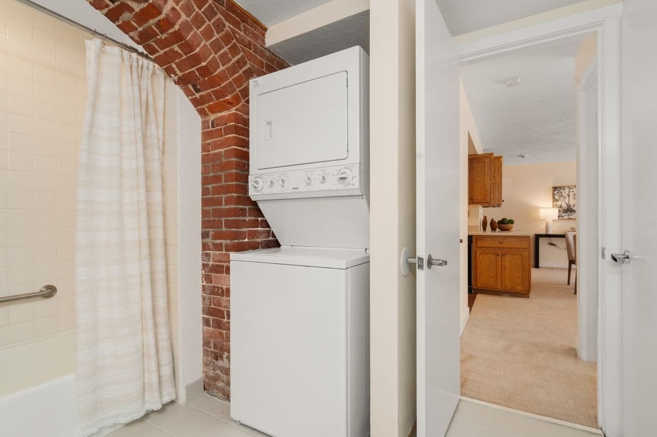 Condominium at 110 Washington Park # 2, Newton MA 02460, Newton, photo 11 of 17