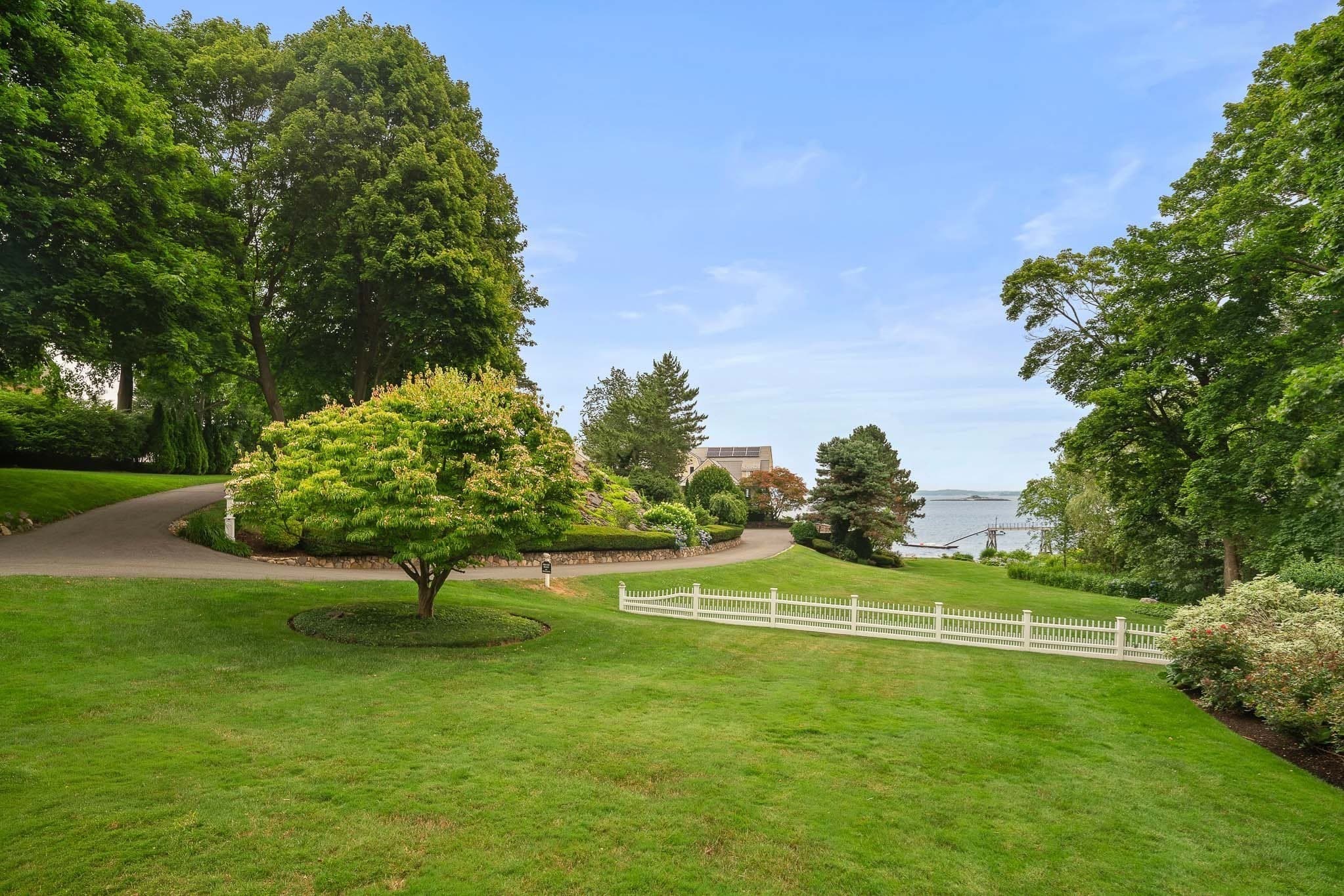 Single Family Residence at 1 Anchorage Ln, Marblehead MA 01945, Marblehead, photo 3 of 39