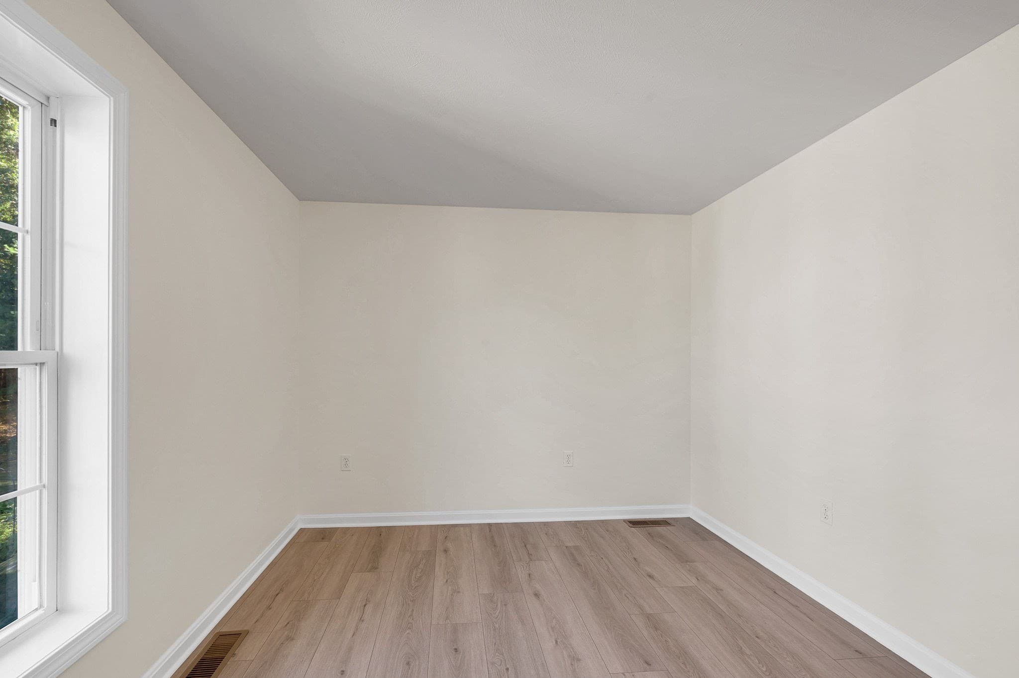 Condominium at 118 Barbara Ln # 118, Hudson NH 03051, Hudson, photo 21 of 35