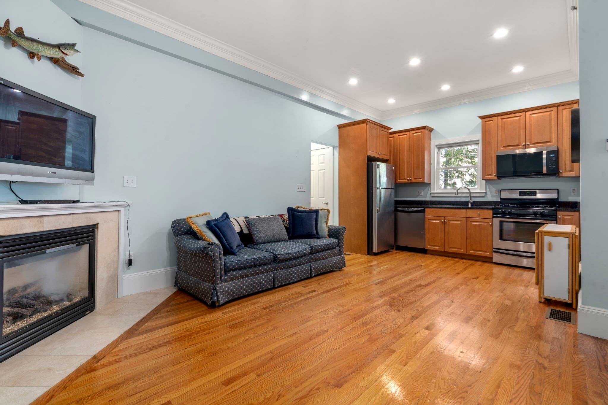 Condominium at 8 Parker Rd # 4, Wakefield MA 01880, Wakefield, photo 6 of 18