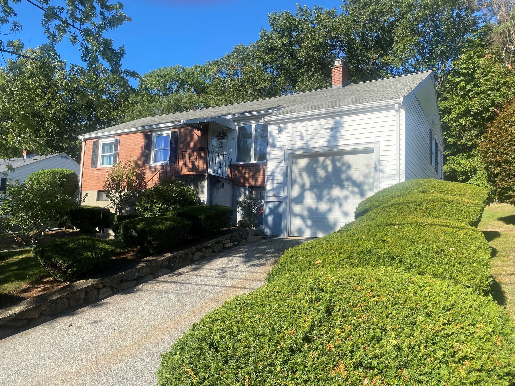 Single Family Residence at 195 Temple Road, Waltham MA 02452, Waltham, photo 2 of 33