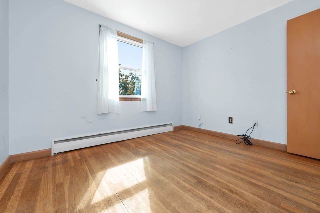 Single Family Residence at 195 Temple Road, Waltham MA 02452, Waltham, photo 18 of 33