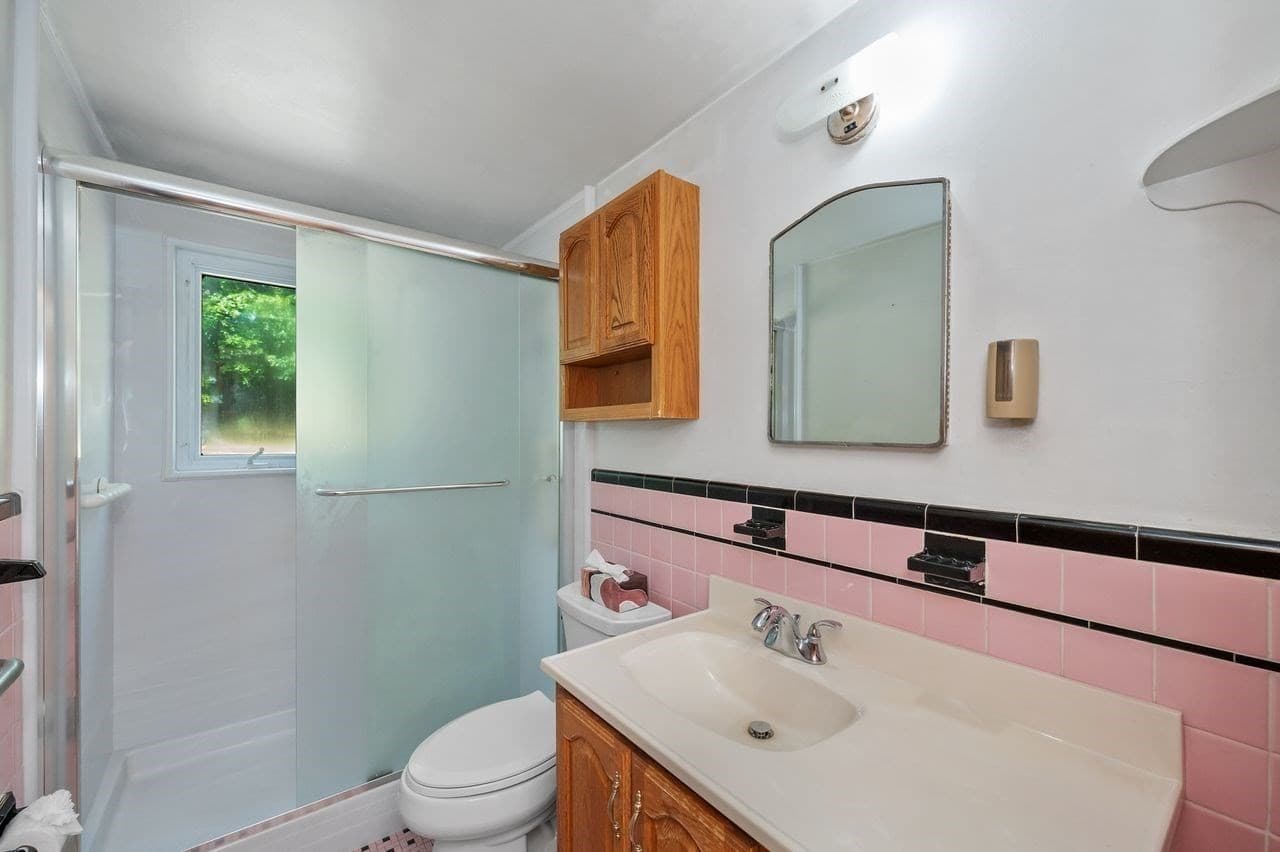 Single Family Residence at 195 Temple Road, Waltham MA 02452, Waltham, photo 11 of 33