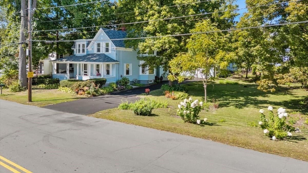 Single Family Residence at 65 Oxford Ave, Haverhill MA 01835, Haverhill, photo 3 of 39