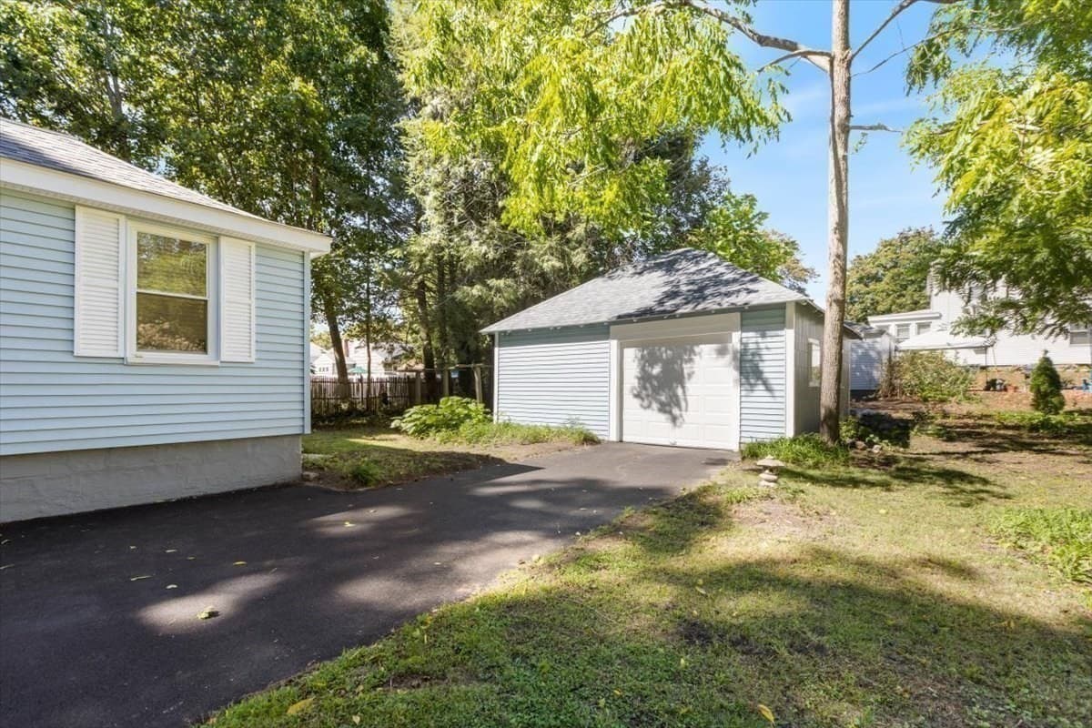 Single Family Residence at 65 Oxford Ave, Haverhill MA 01835, Haverhill, photo 32 of 39