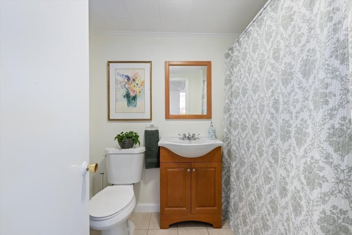 Single Family Residence at 65 Oxford Ave, Haverhill MA 01835, Haverhill, photo 20 of 39