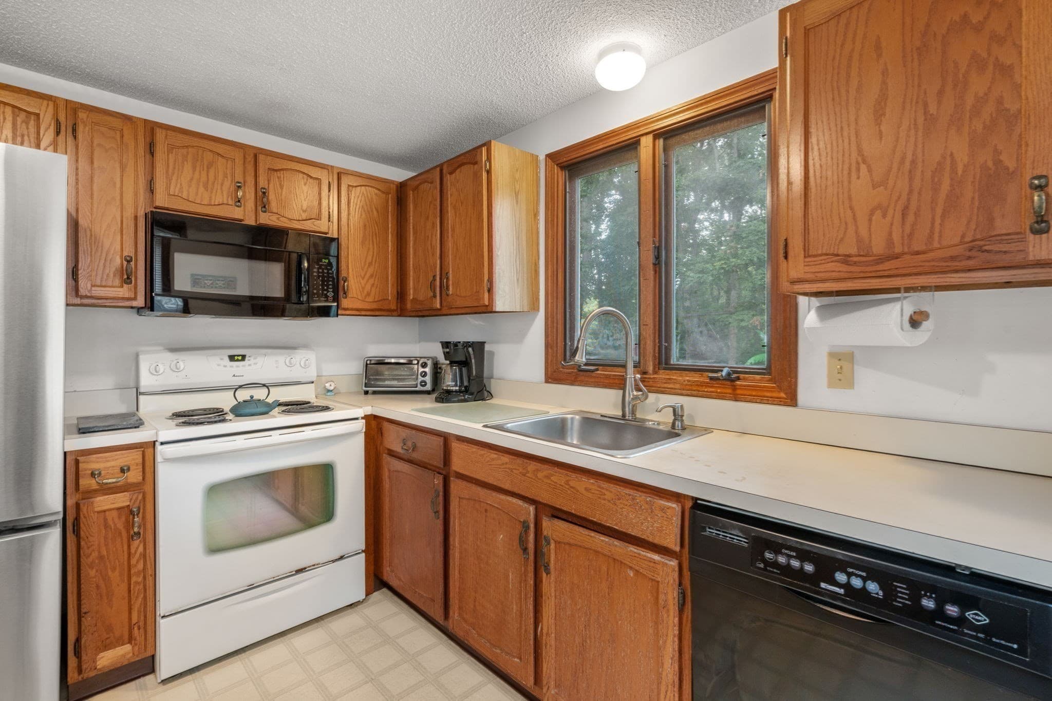 Single Family Residence at 12 Eldridge Street Ext, Bourne MA 02532, Bourne, photo 9 of 41