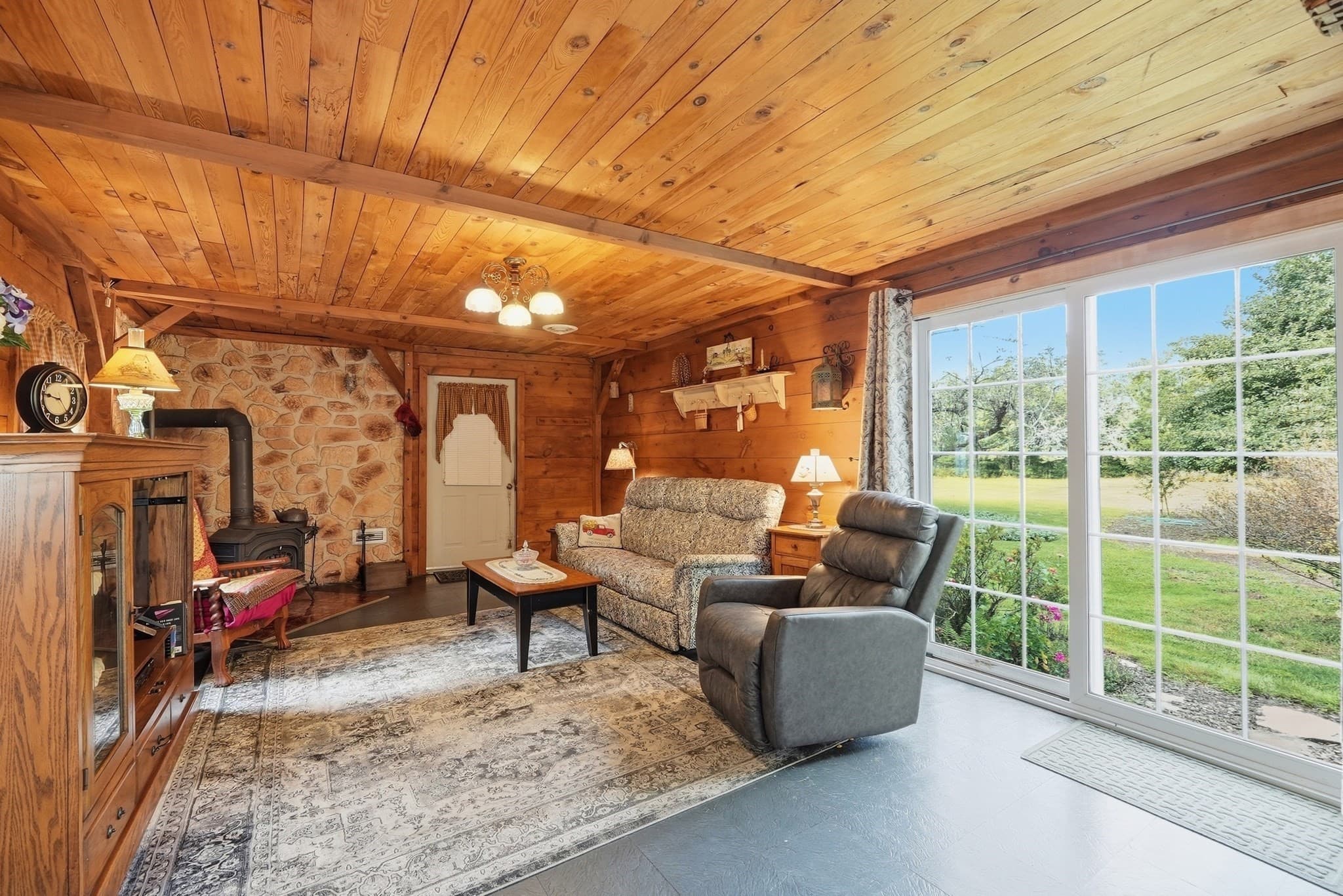 Single Family Residence at 70 Old Princeton Rd, Hubbardston MA 01452, Hubbardston, photo 7 of 40