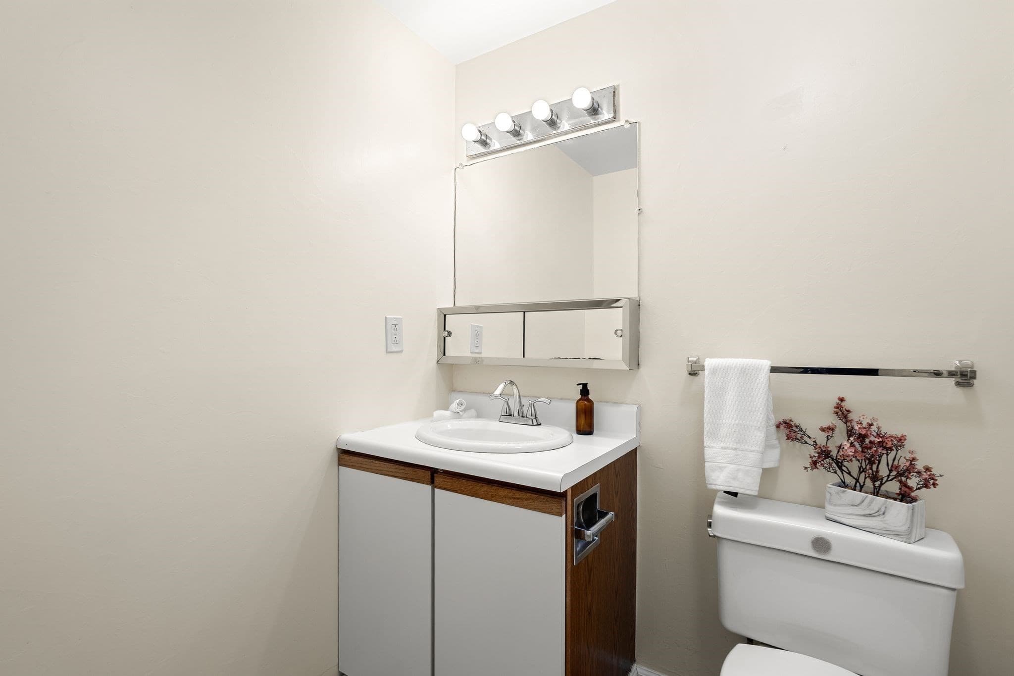 Condominium at 1 Watermill Pl # 121, Arlington MA 02476, Arlington, photo 28 of 39