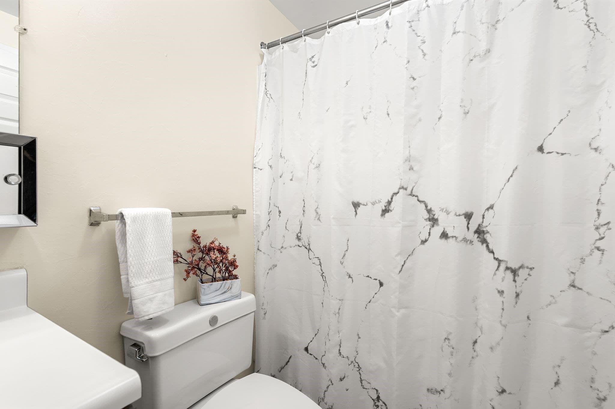 Condominium at 1 Watermill Pl # 121, Arlington MA 02476, Arlington, photo 25 of 39