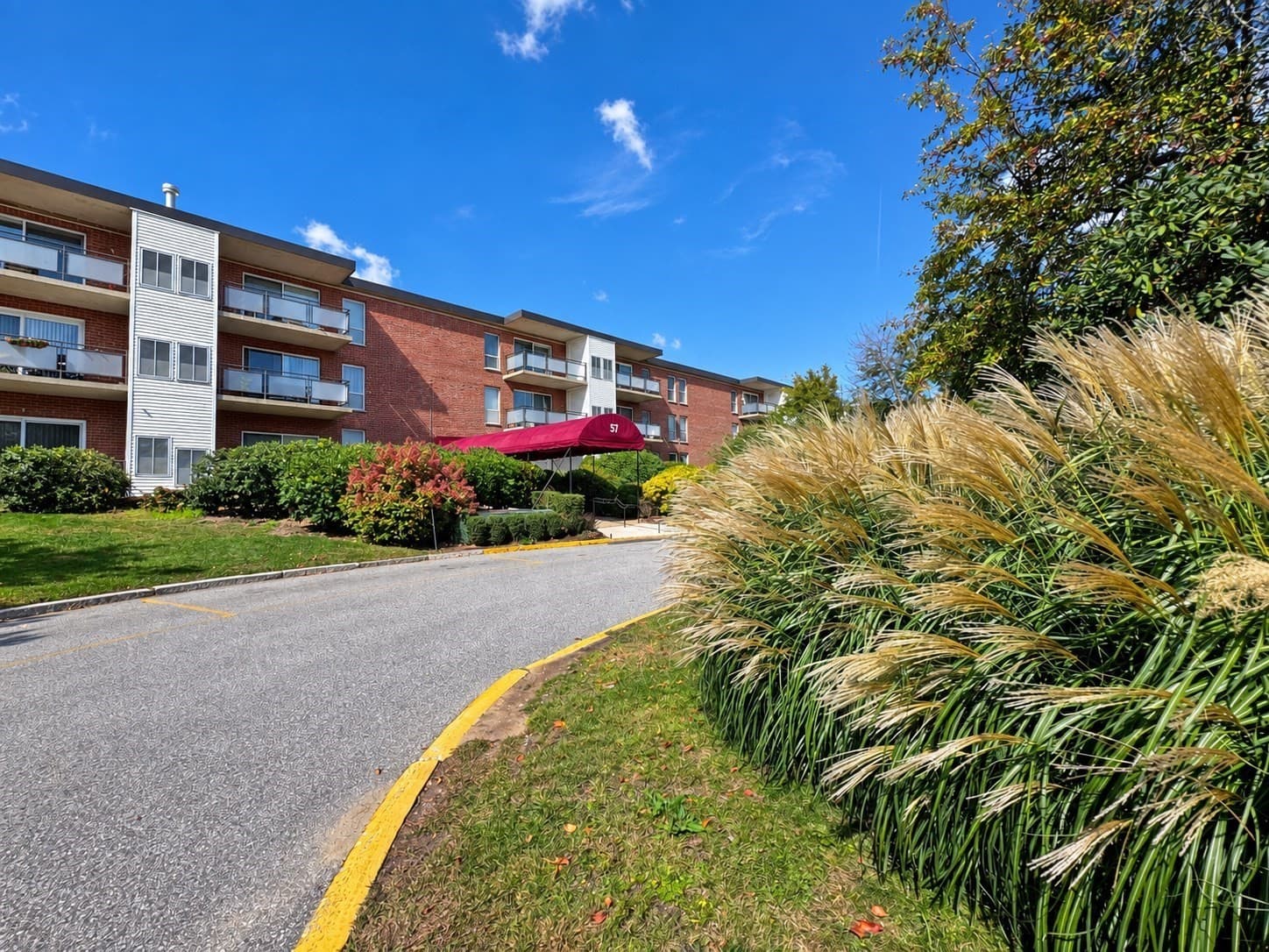 Condominium at 57 Broadlawn Park # 3A, Boston MA 02467, Boston, photo 2 of 29