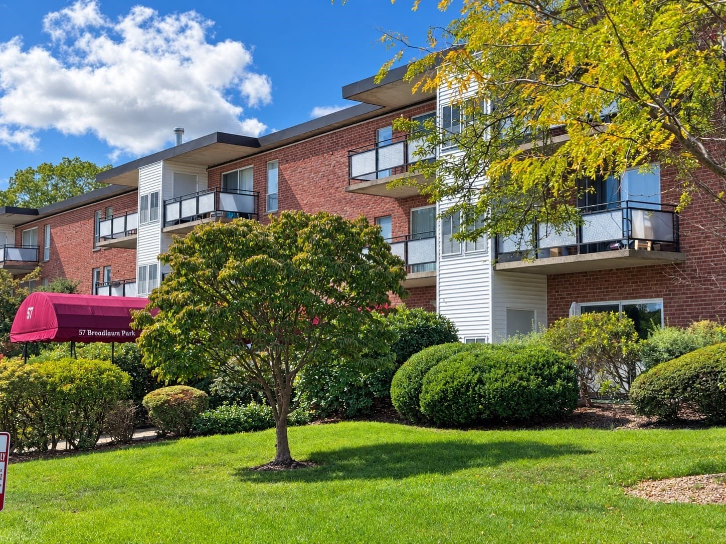 57 Broadlawn Park # 3A, Boston MA 02467