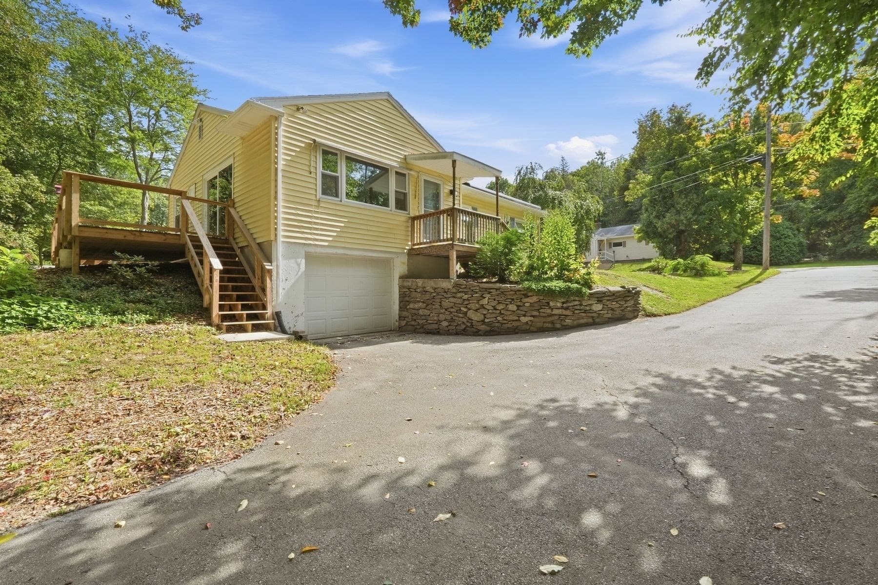 Single Family Residence at 7 Athens St, Auburn MA 01510, Auburn, photo 3 of 34