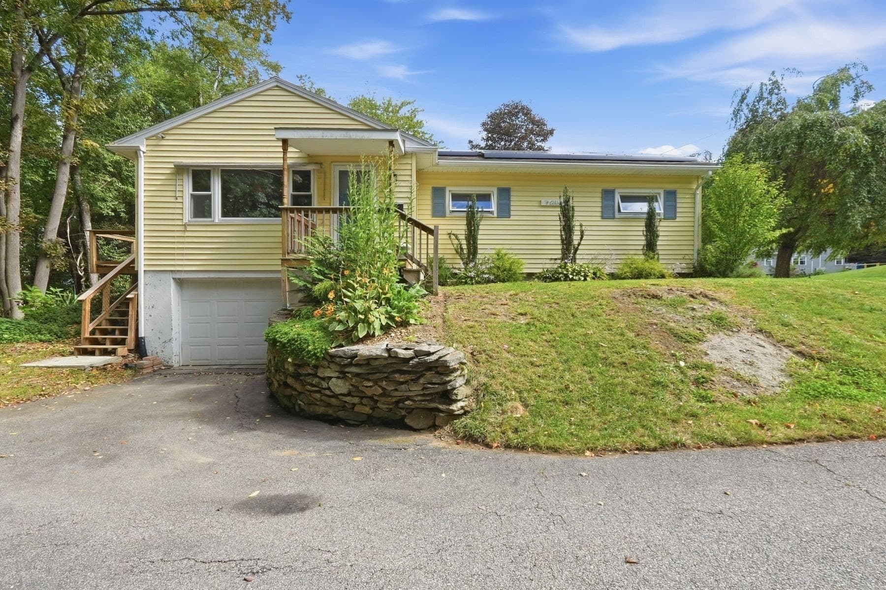 7 Athens St, Auburn MA 01510