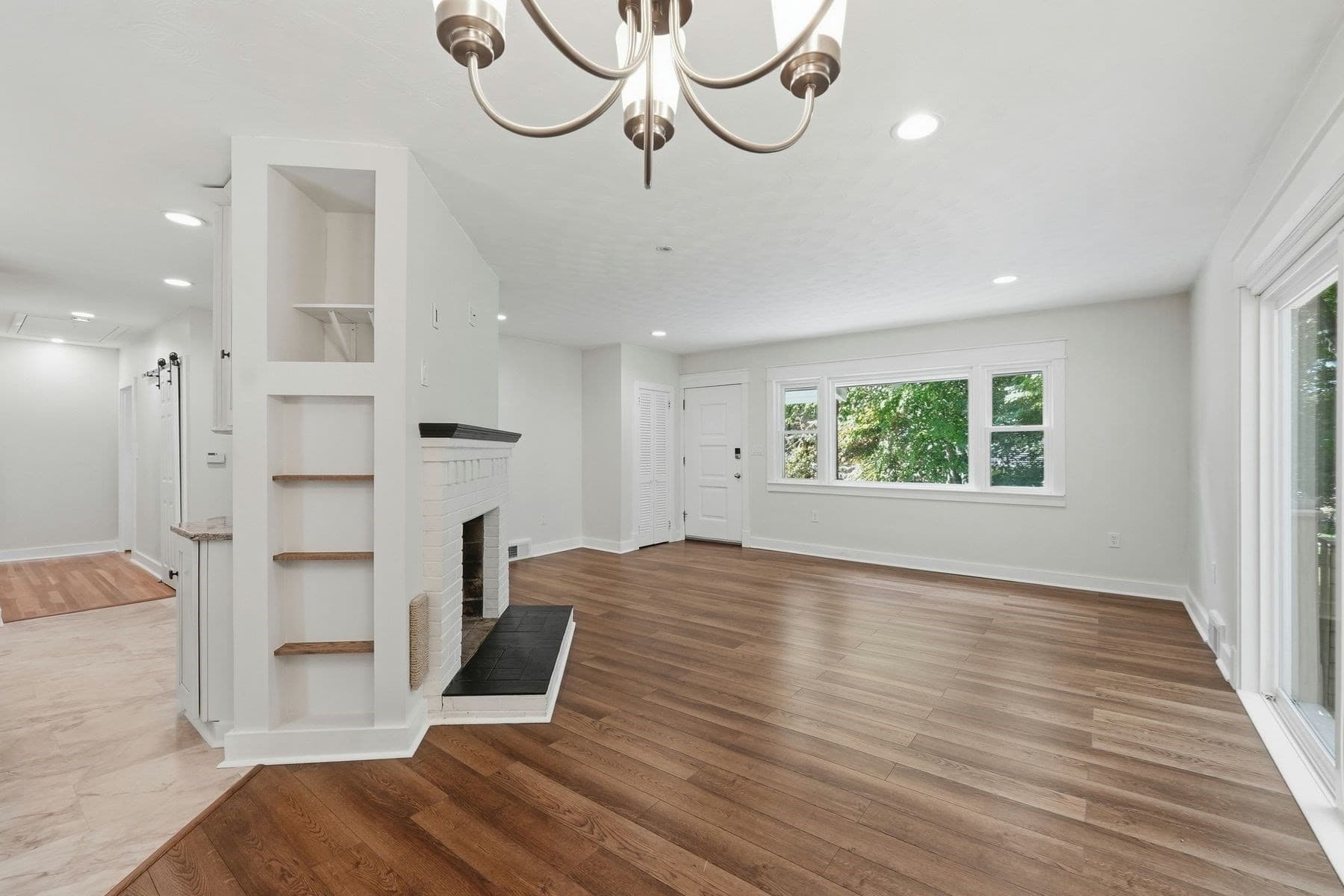 Single Family Residence at 7 Athens St, Auburn MA 01510, Auburn, photo 10 of 34