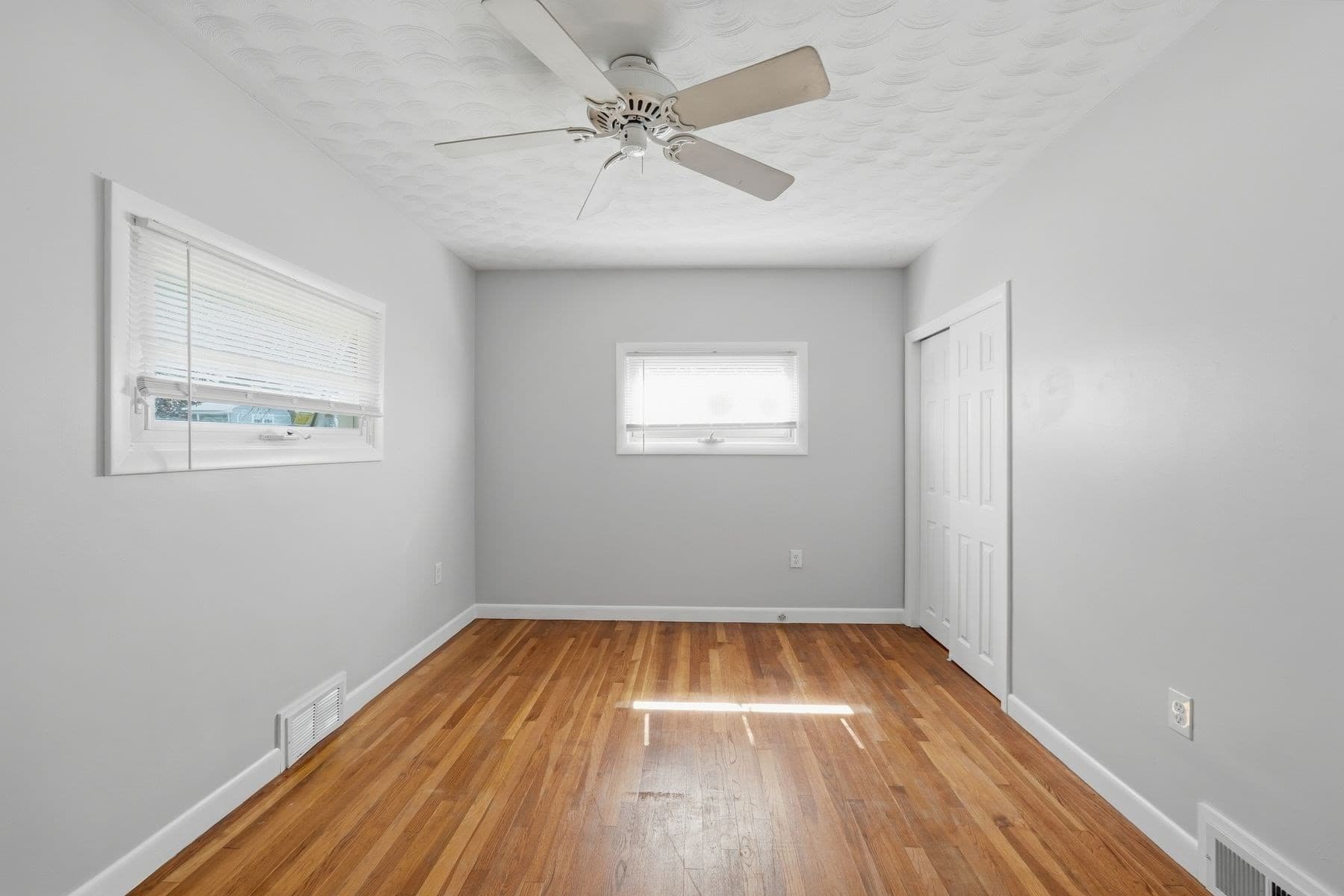 Single Family Residence at 7 Athens St, Auburn MA 01510, Auburn, photo 15 of 34