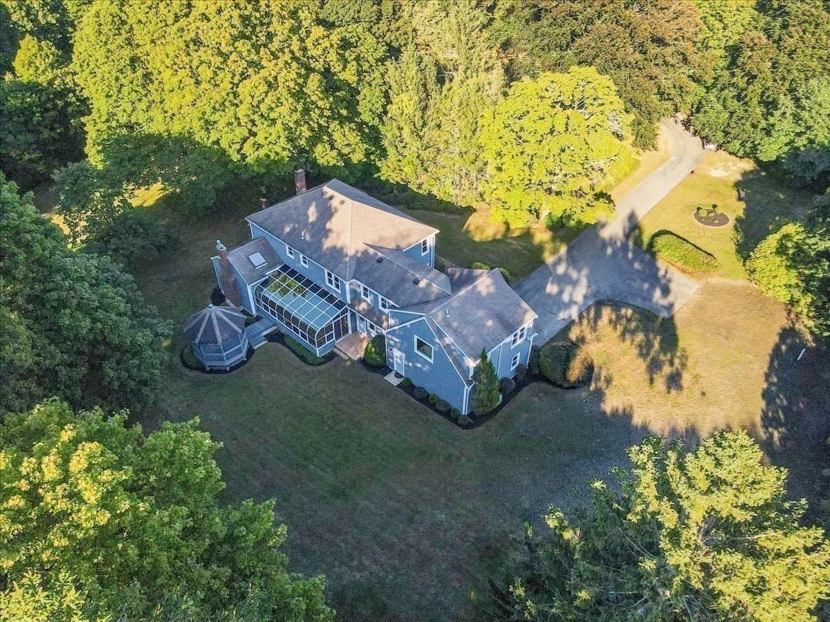 Single Family Residence at 113 Chief Justice Cushing Highway, Scituate MA 02066, Scituate, photo 6 of 42