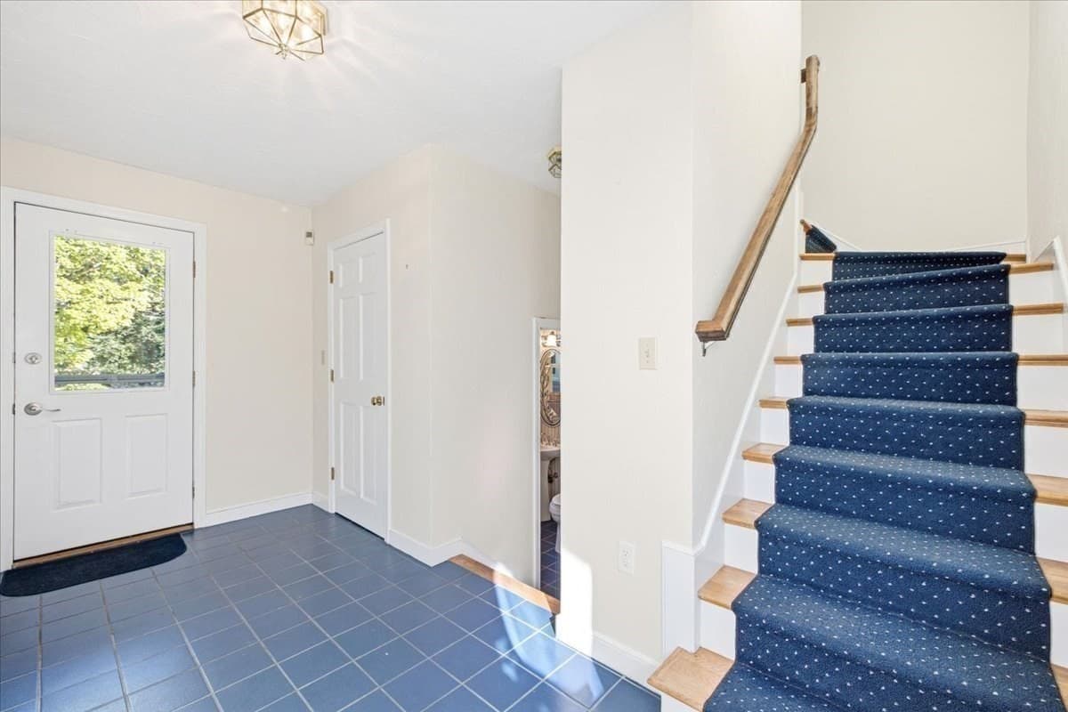 Single Family Residence at 113 Chief Justice Cushing Highway, Scituate MA 02066, Scituate, photo 13 of 42