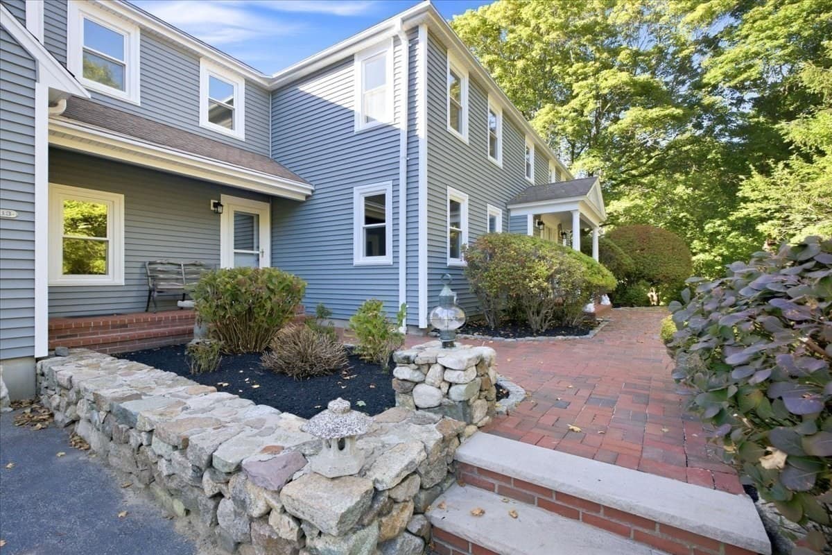 Single Family Residence at 113 Chief Justice Cushing Highway, Scituate MA 02066, Scituate, photo 3 of 42